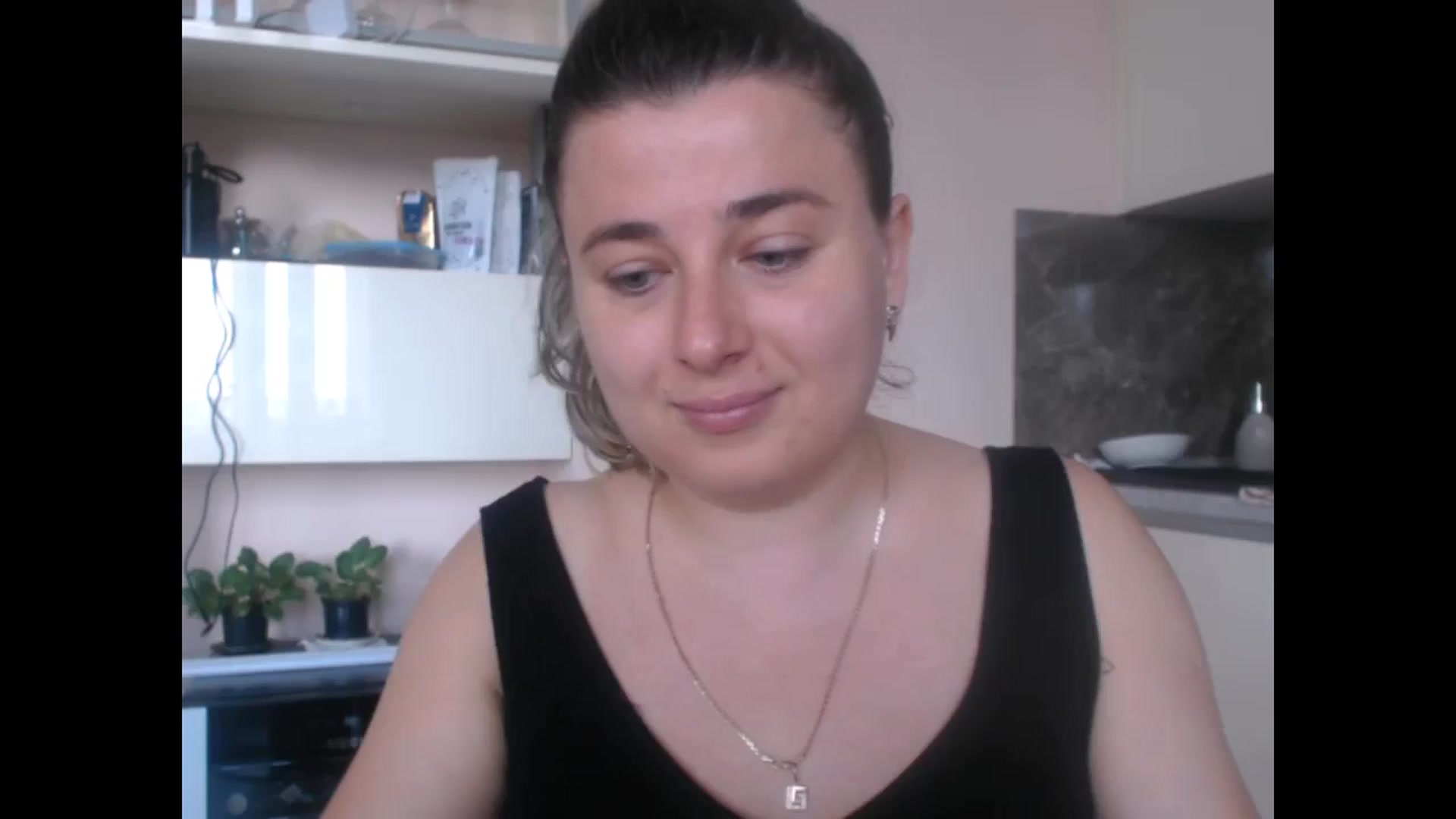 Gallery image thumbnail from LuvleeMelons's myfreecams stream on, 06/06/2024, 10:32 image 1 of 20