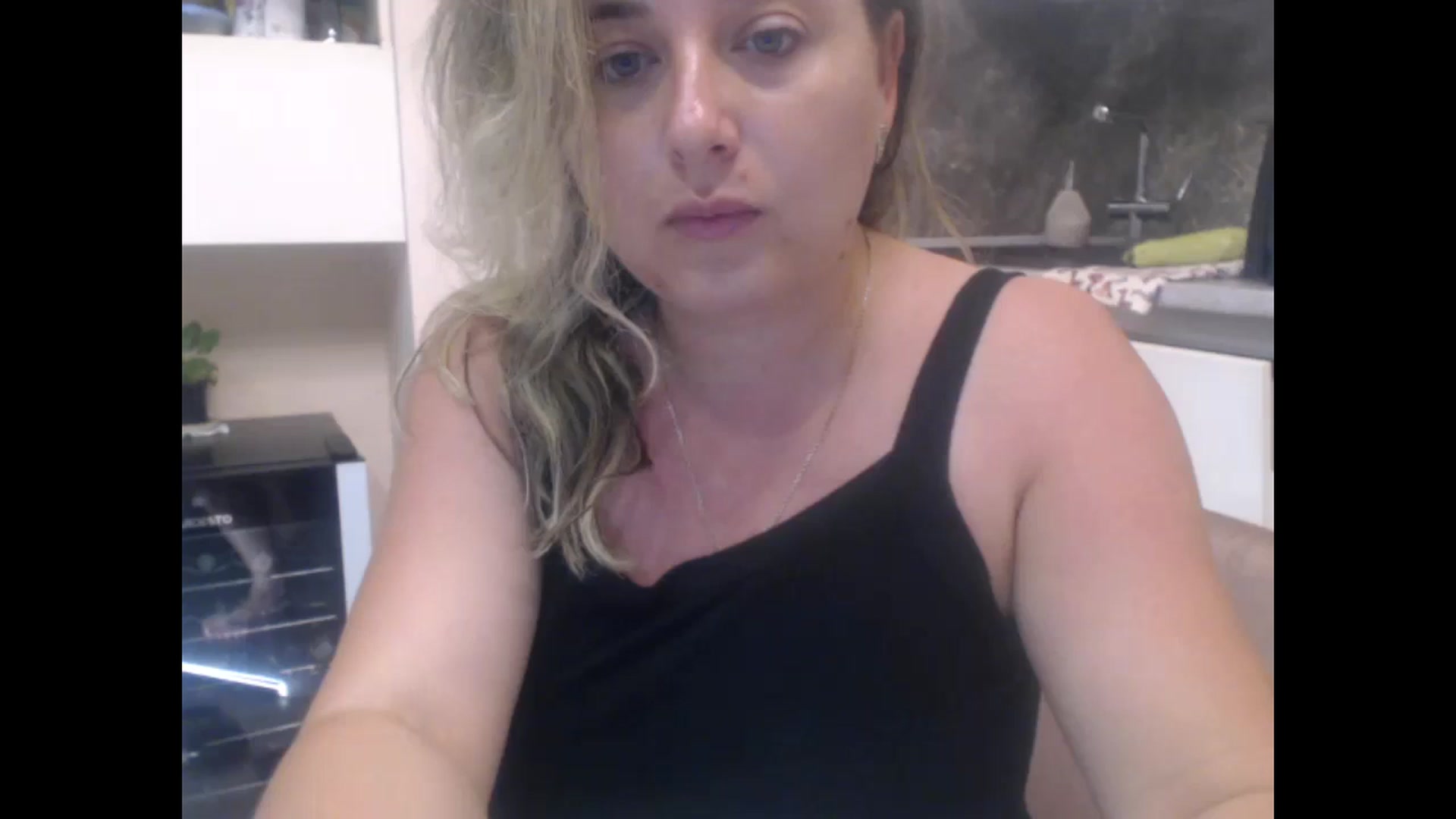 Gallery image thumbnail from LuvleeMelons's myfreecams stream on, 06/11/2024, 20:08 image 1 of 20