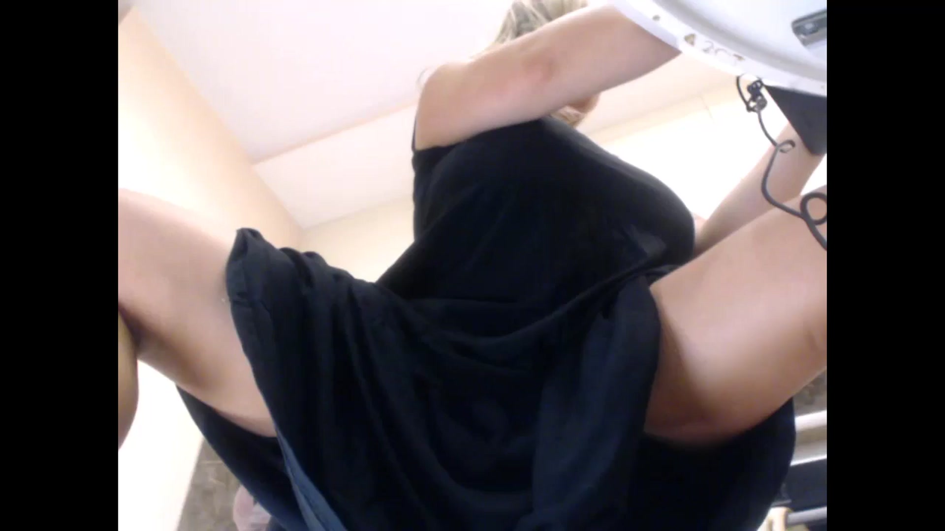 Gallery image thumbnail from LuvleeMelons's myfreecams stream on, 08/31/2024, 19:40 image 1 of 20