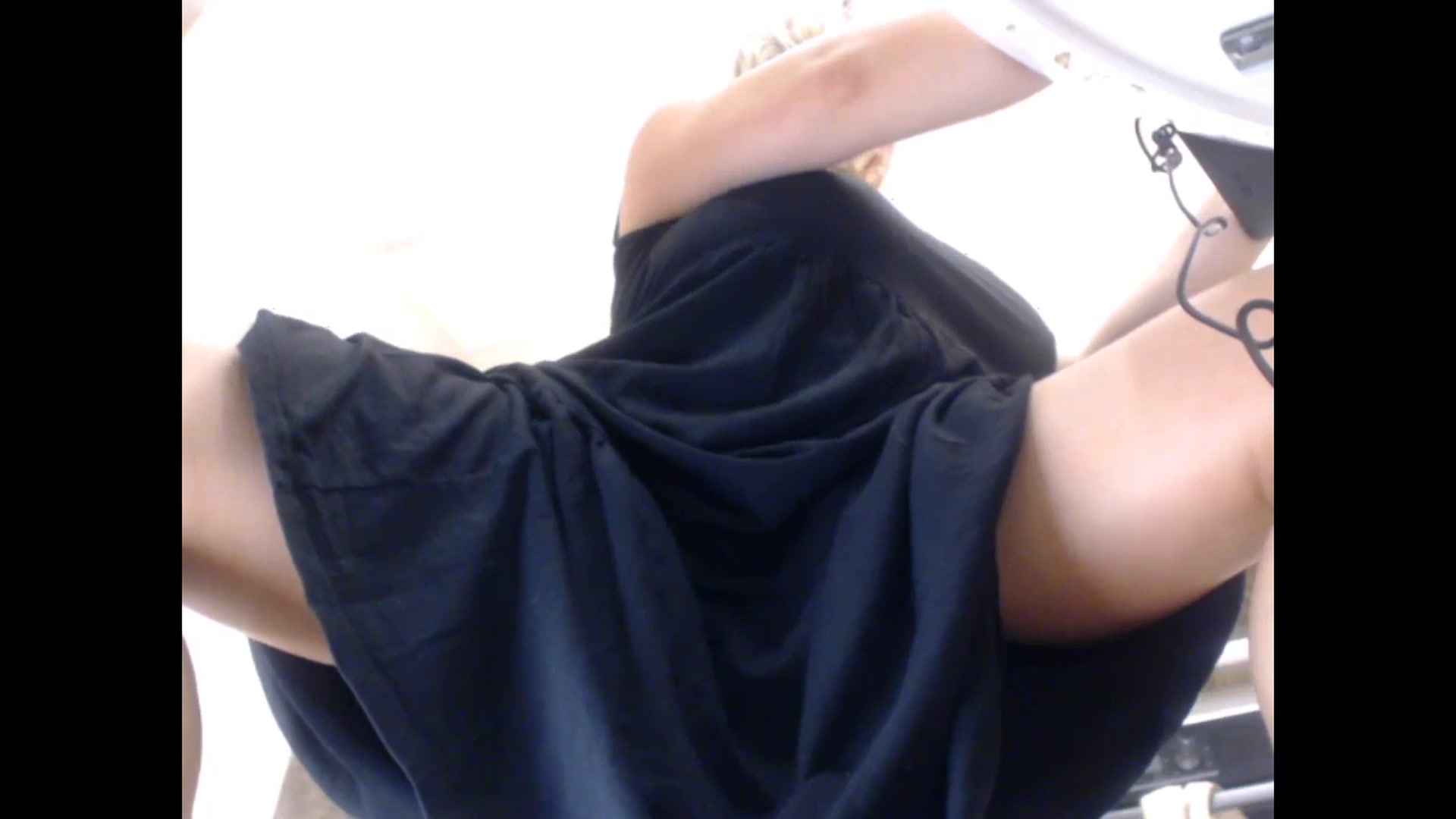 Gallery image thumbnail from LuvleeMelons's myfreecams stream on, 08/31/2024, 19:40 image 4 of 20