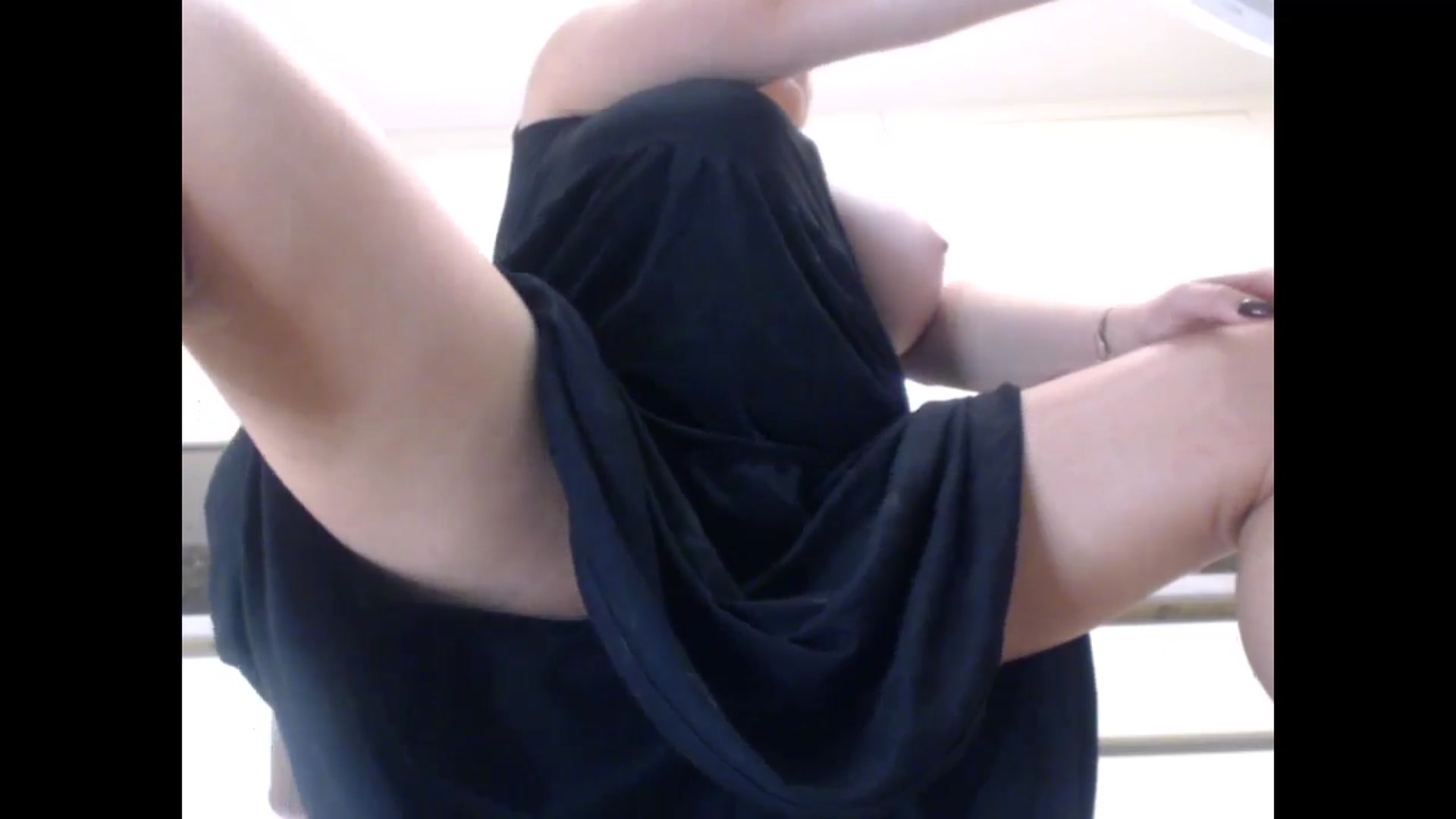 Gallery image thumbnail from LuvleeMelons's myfreecams stream on, 01/08/2025, 20:10 image 6 of 20