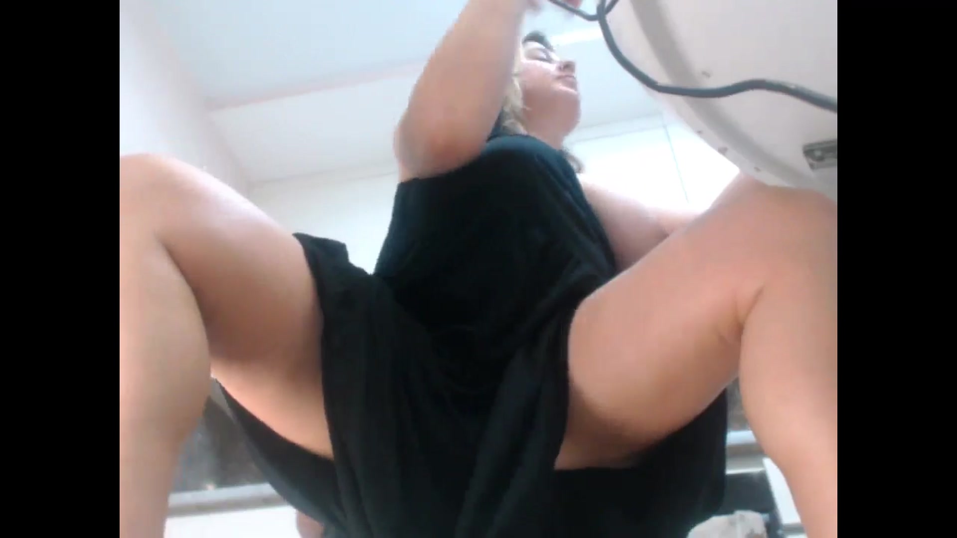 Gallery image thumbnail from LuvleeMelons's myfreecams stream on, 03/15/2025, 20:28 image 14 of 20