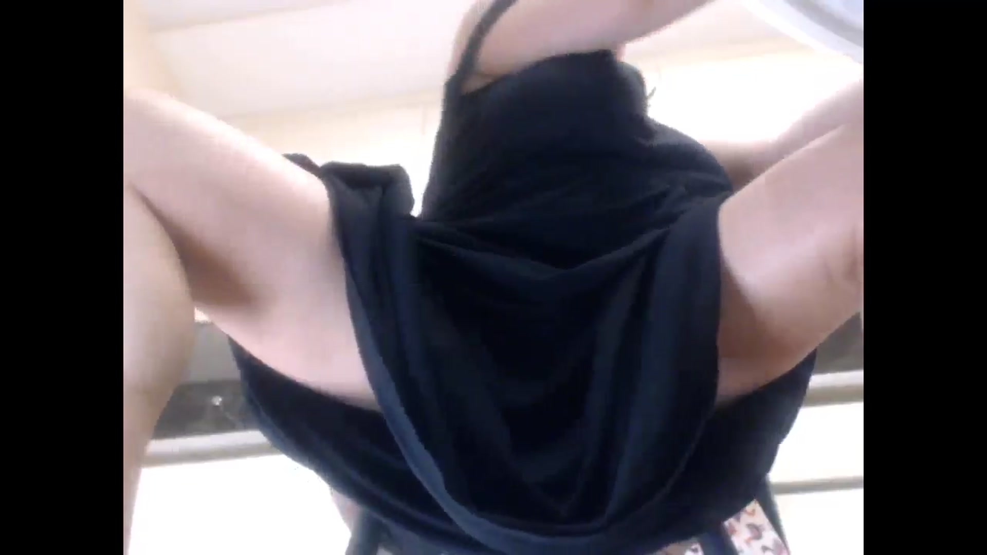 Gallery image thumbnail from LuvleeMelons's myfreecams stream on, 04/12/2025, 19:13 image 6 of 20