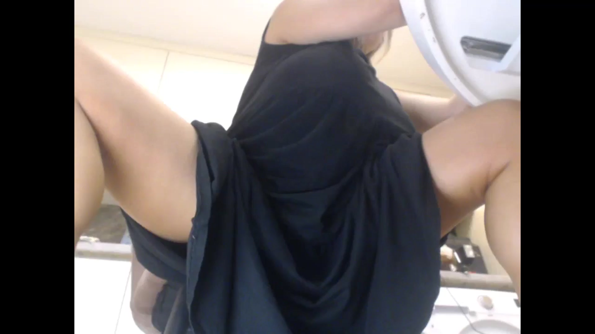 Gallery image thumbnail from LuvleeMelons's myfreecams stream on, 03/05/2026, 19:07 image 11 of 20