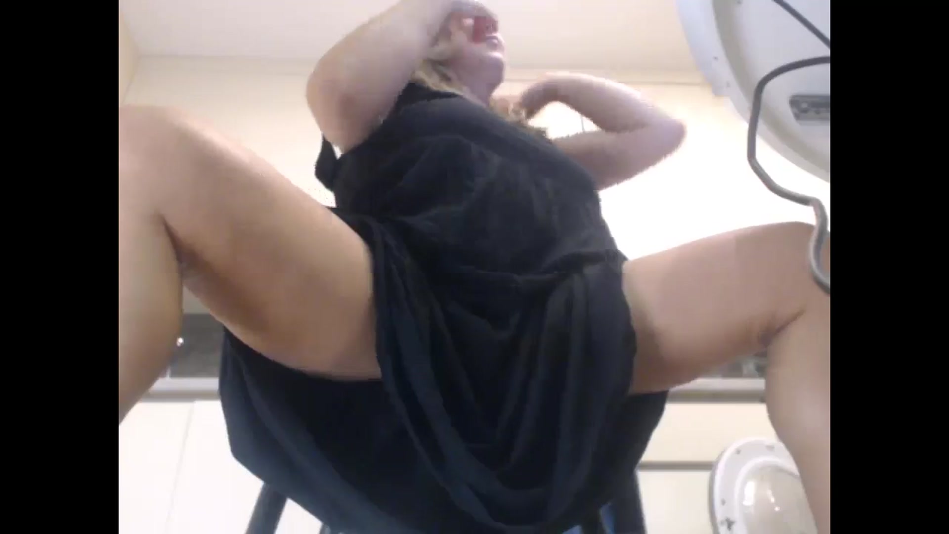 Gallery image thumbnail from LuvleeMelons's myfreecams stream on, 03/24/2026, 20:07 image 3 of 20