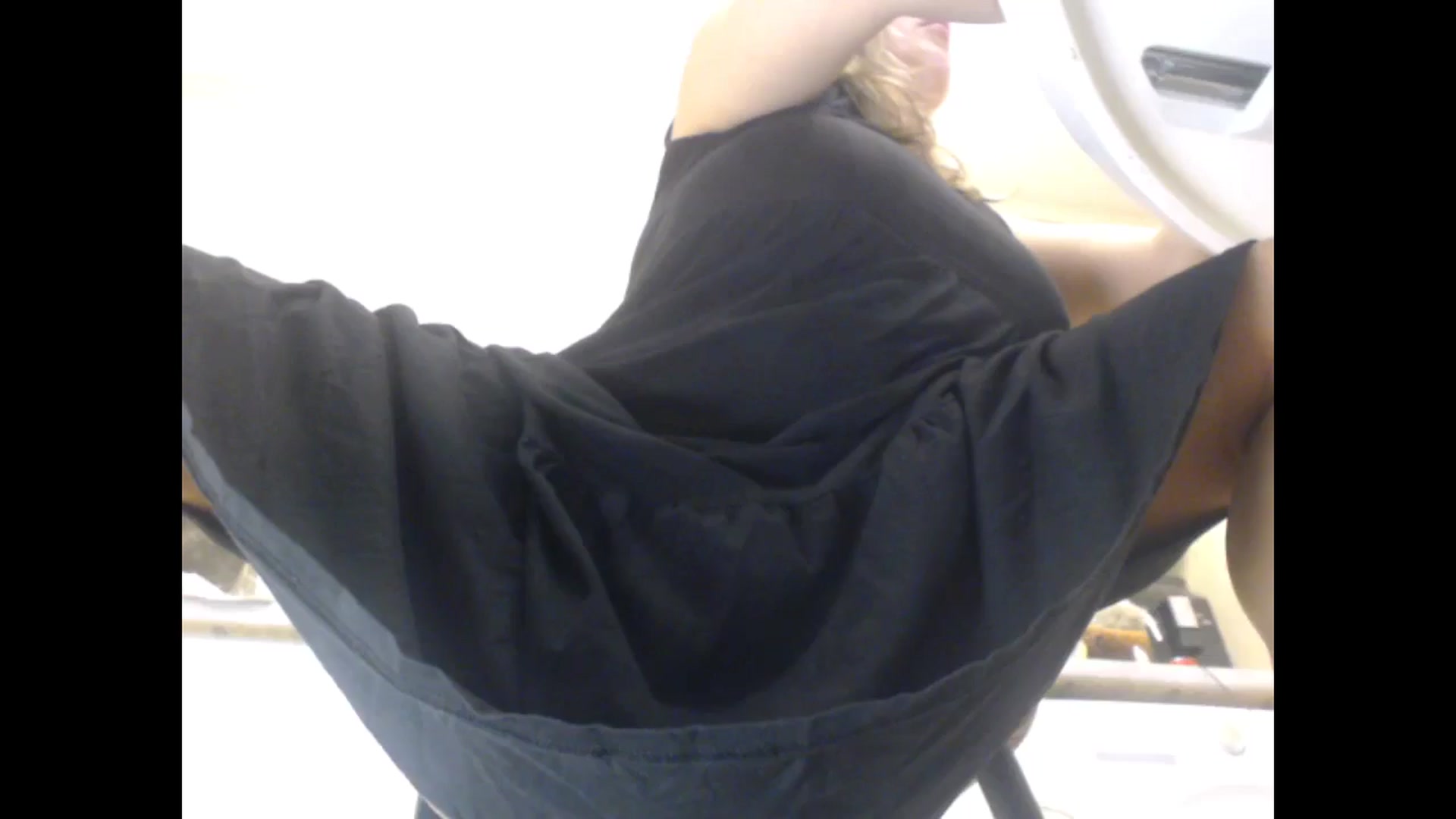 Gallery image thumbnail from LuvleeMelons's myfreecams stream on, 04/09/2026, 19:01 image 4 of 20