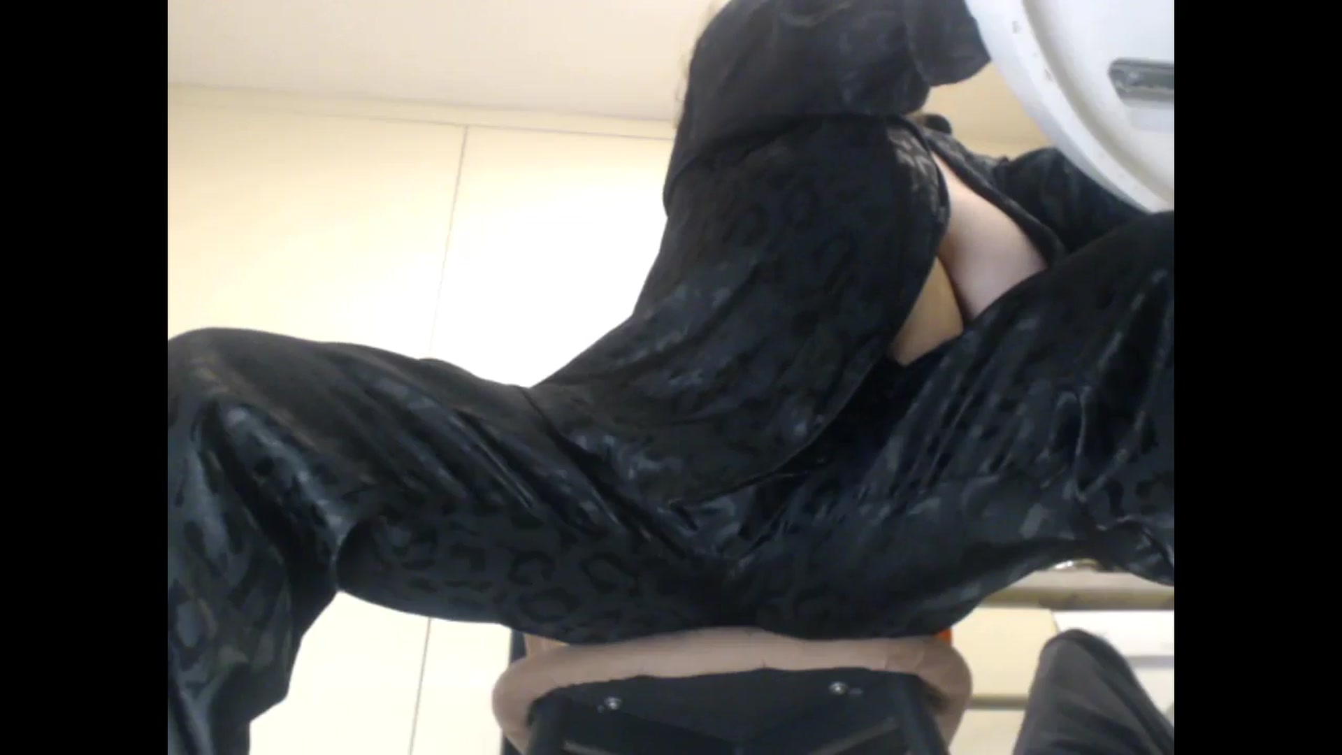Gallery image thumbnail from LuvleeMelons's myfreecams stream on, 05/03/2026, 19:32 image 8 of 20