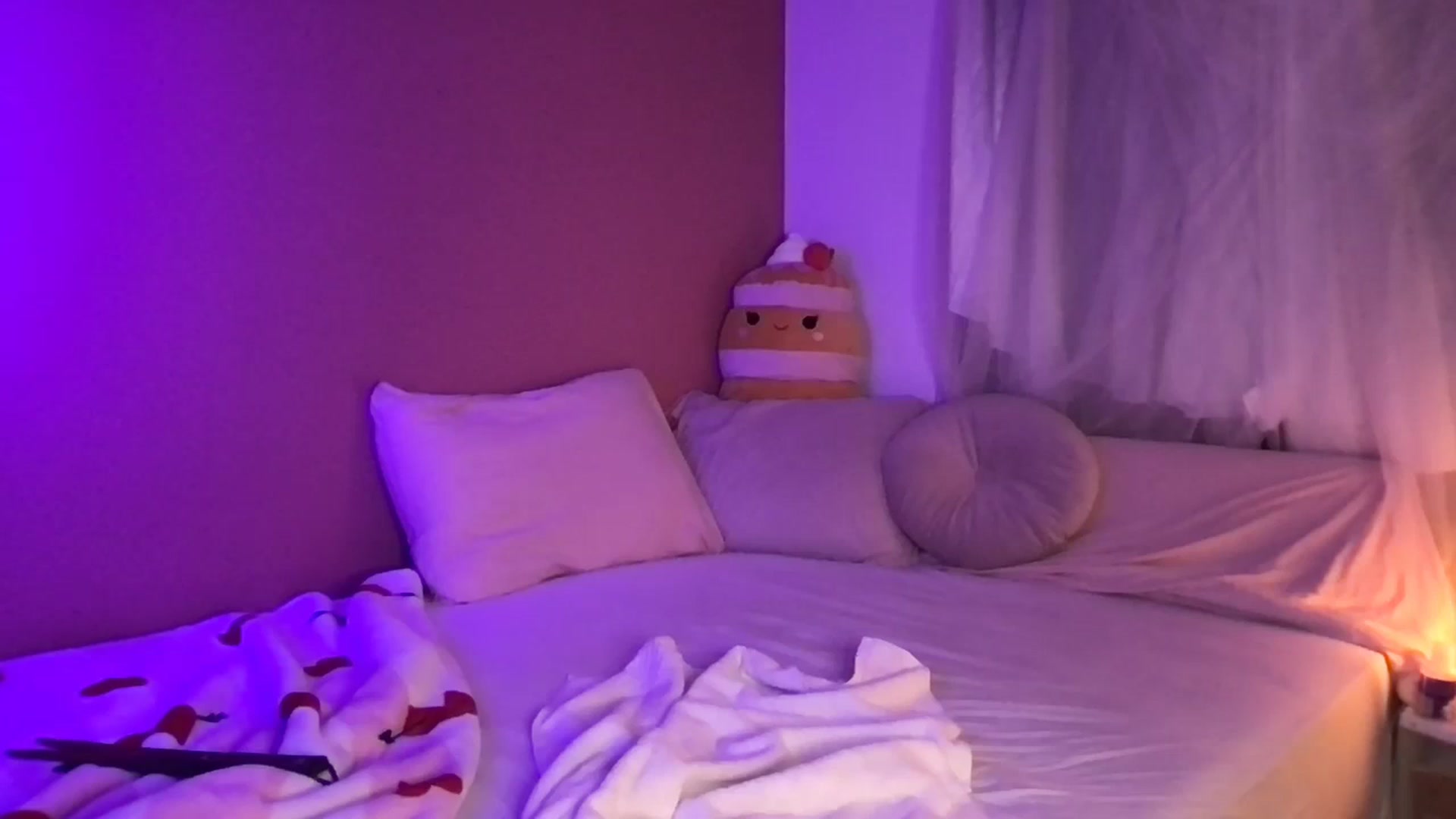 Gallery image thumbnail from LuxNeon's myfreecams stream on, 11/23/2025, 05:08 image 15 of 20