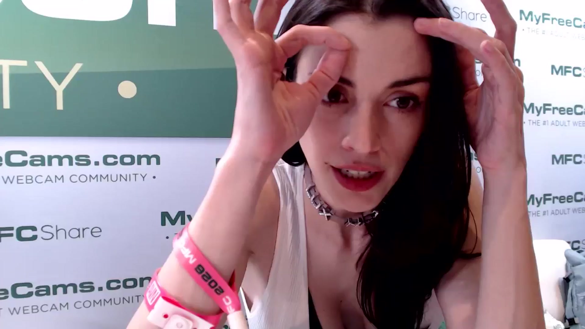 Gallery image thumbnail from LuxNeon's myfreecams stream on, 01/22/2026, 02:06 image 1 of 20