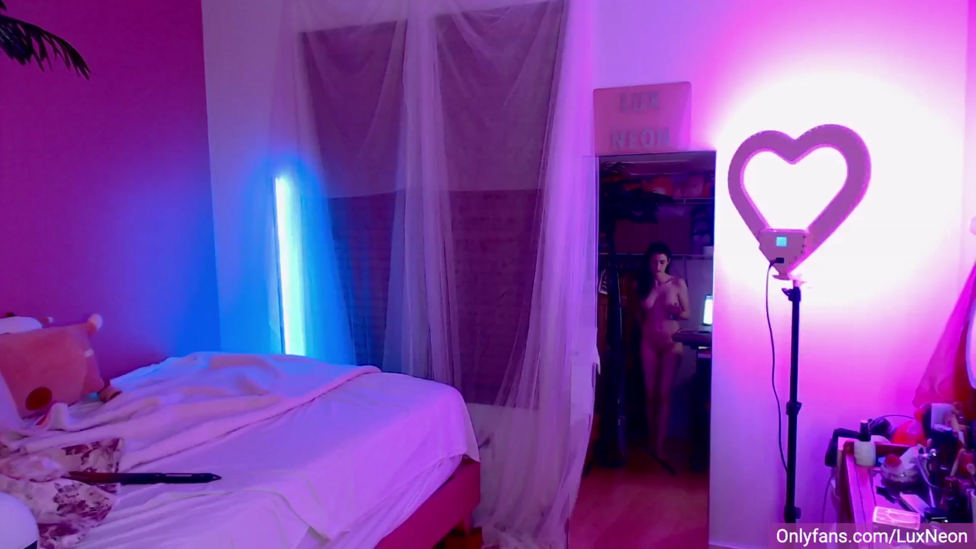 Gallery image thumbnail from LuxNeon's myfreecams stream on, 02/07/2026, 05:06 image 12 of 20