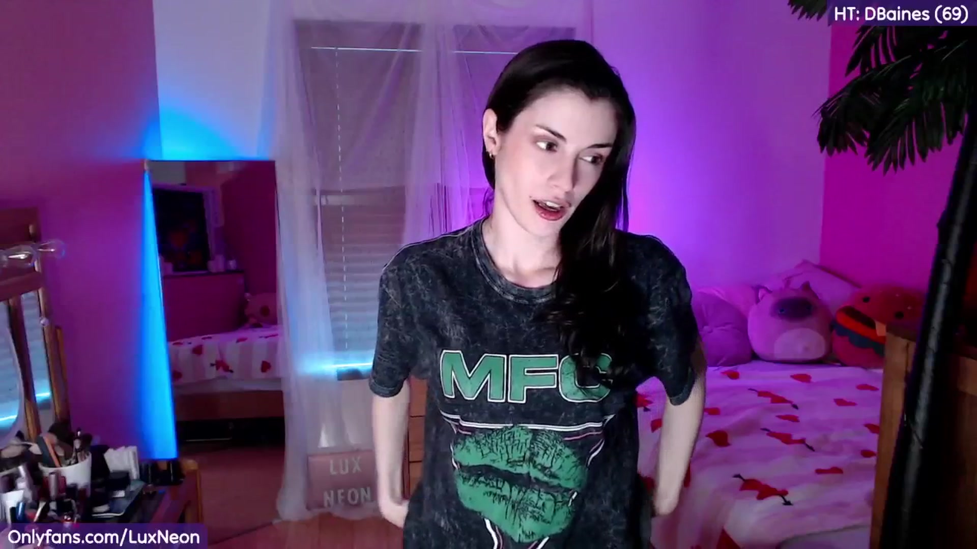 Gallery image thumbnail from LuxNeon's myfreecams stream on, 04/09/2026, 04:08 image 2 of 20