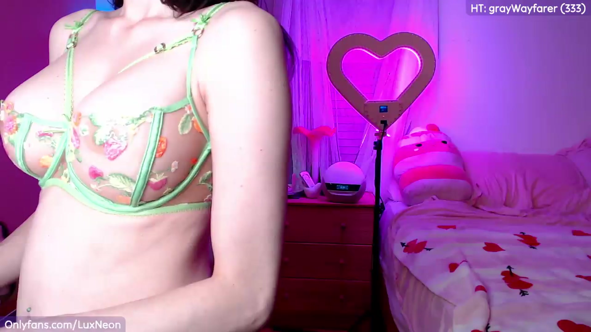 Gallery image thumbnail from LuxNeon's myfreecams stream on, 04/29/2026, 03:01 image 18 of 20