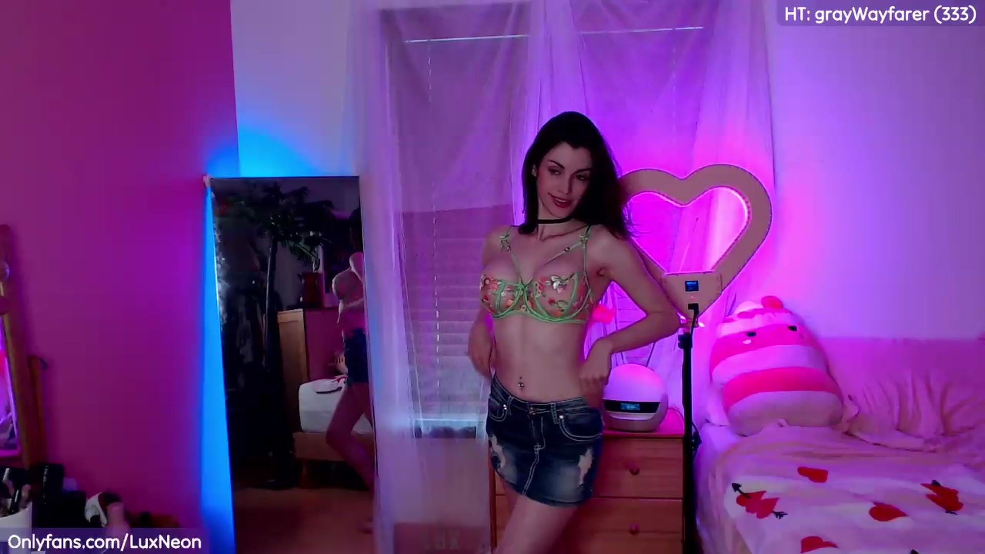 Gallery image thumbnail from LuxNeon's myfreecams stream on, 04/29/2026, 03:01 image 3 of 20