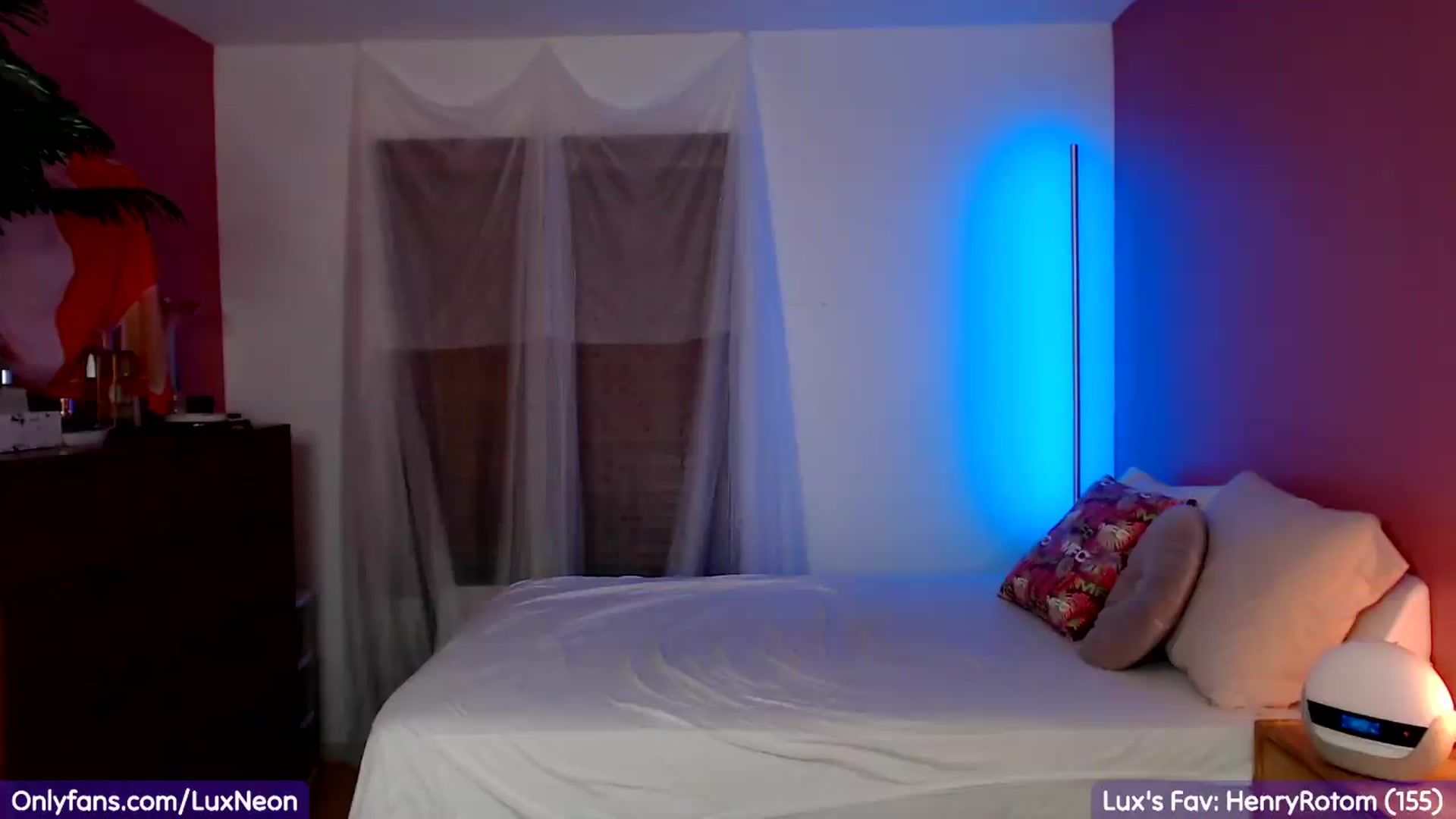 Gallery image thumbnail from LuxNeon's myfreecams stream on, 09/04/2026, 04:33 image 8 of 20