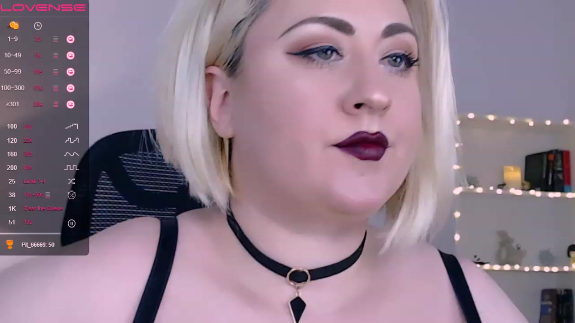 Gallery image thumbnail from Lux_Noir's myfreecams stream on, 06/04/2023, 14:11 image 14 of 20