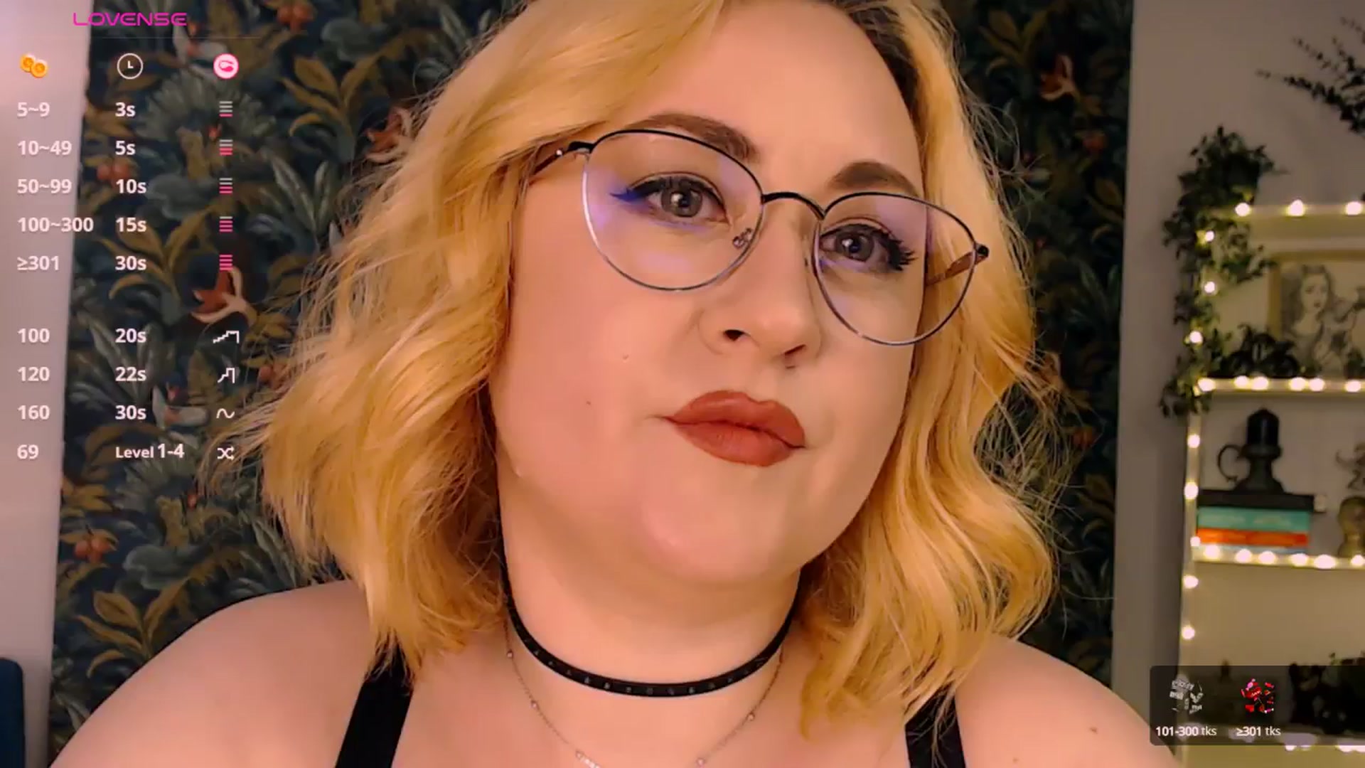 Gallery image thumbnail from Lux_Noir's myfreecams stream on, 04/28/2025, 15:05 image 11 of 20
