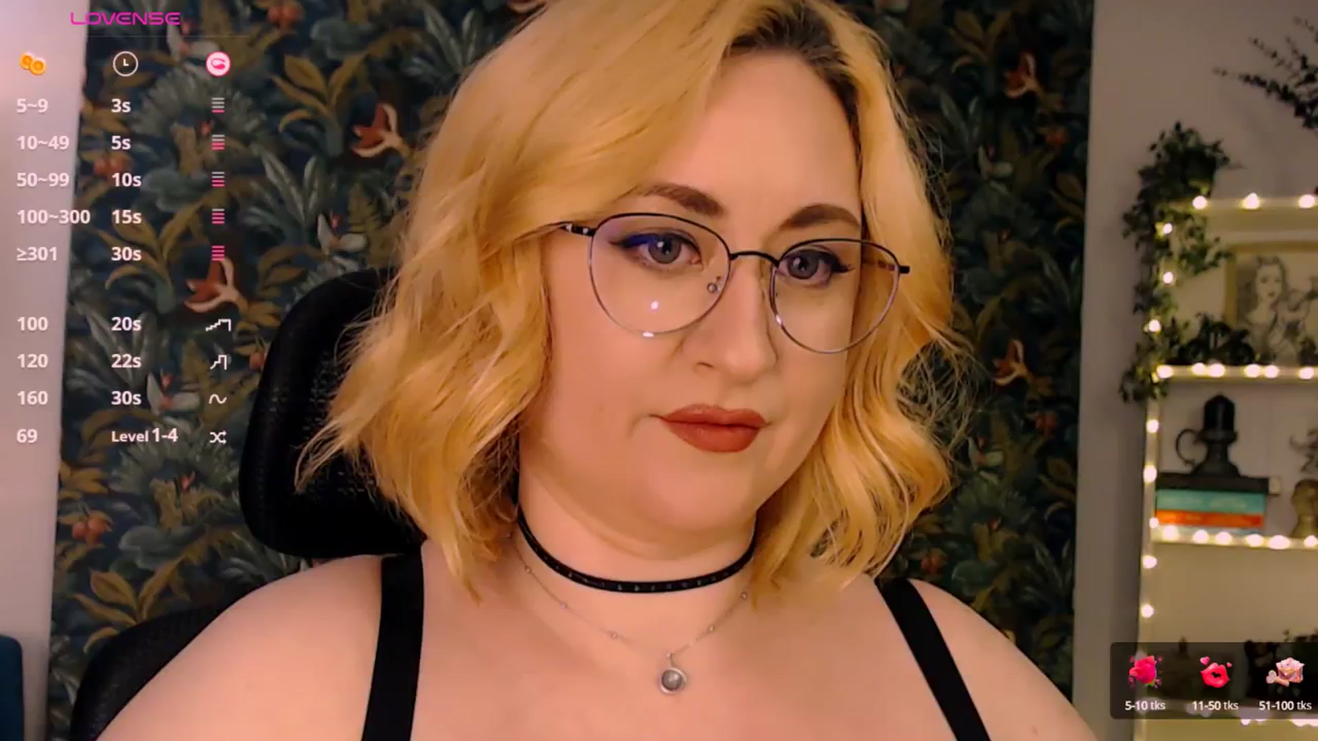 Gallery image thumbnail from Lux_Noir's myfreecams stream on, 04/28/2025, 15:05 image 9 of 20