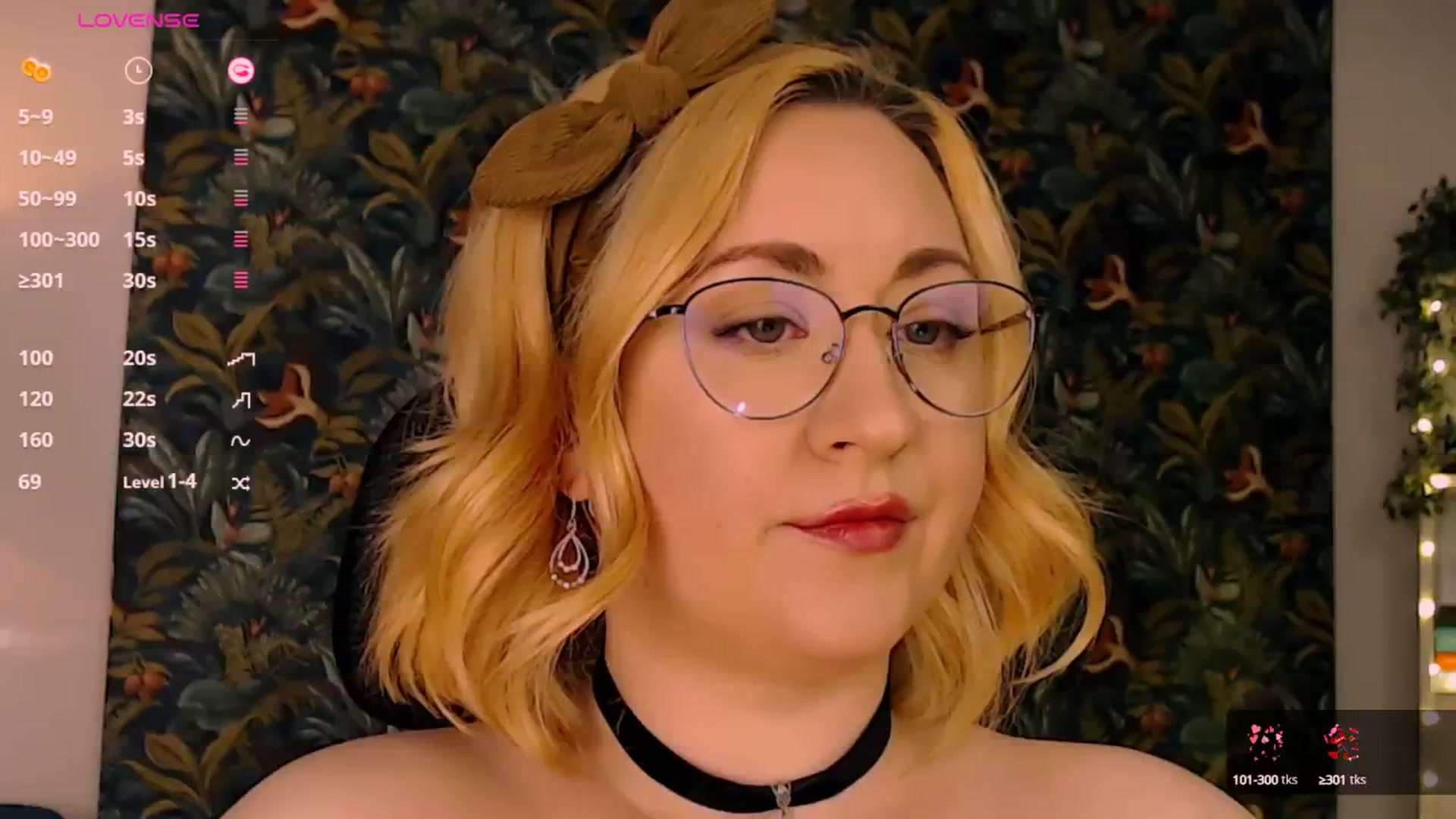 Gallery image thumbnail from Lux_Noir's myfreecams stream on, 04/29/2025, 16:19 image 17 of 20
