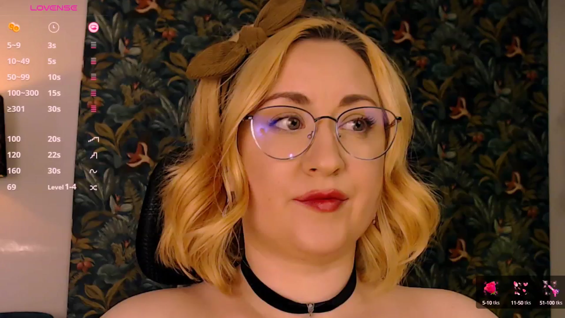 Gallery image thumbnail from Lux_Noir's myfreecams stream on, 04/29/2025, 16:19 image 15 of 20