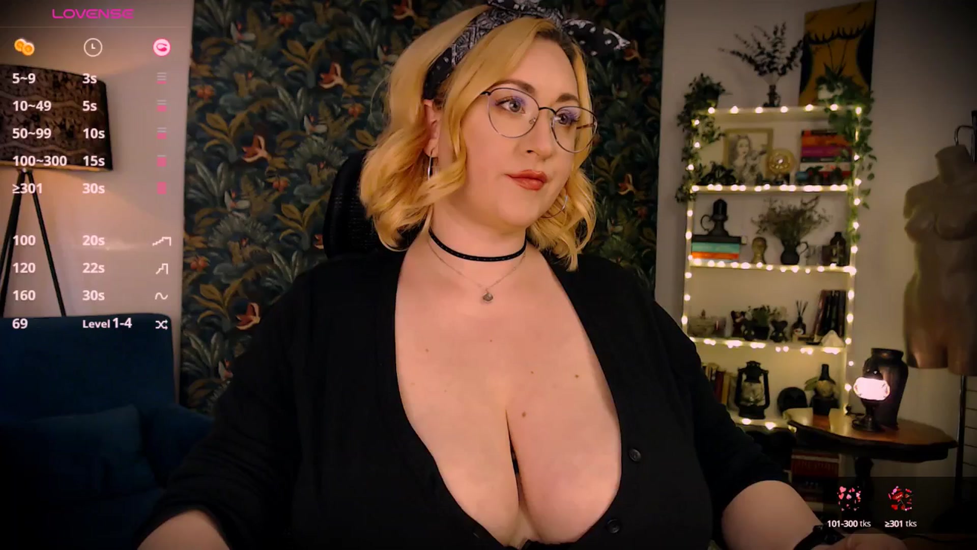 Gallery image thumbnail from Lux_Noir's myfreecams stream on, 04/30/2025, 14:43 image 7 of 20