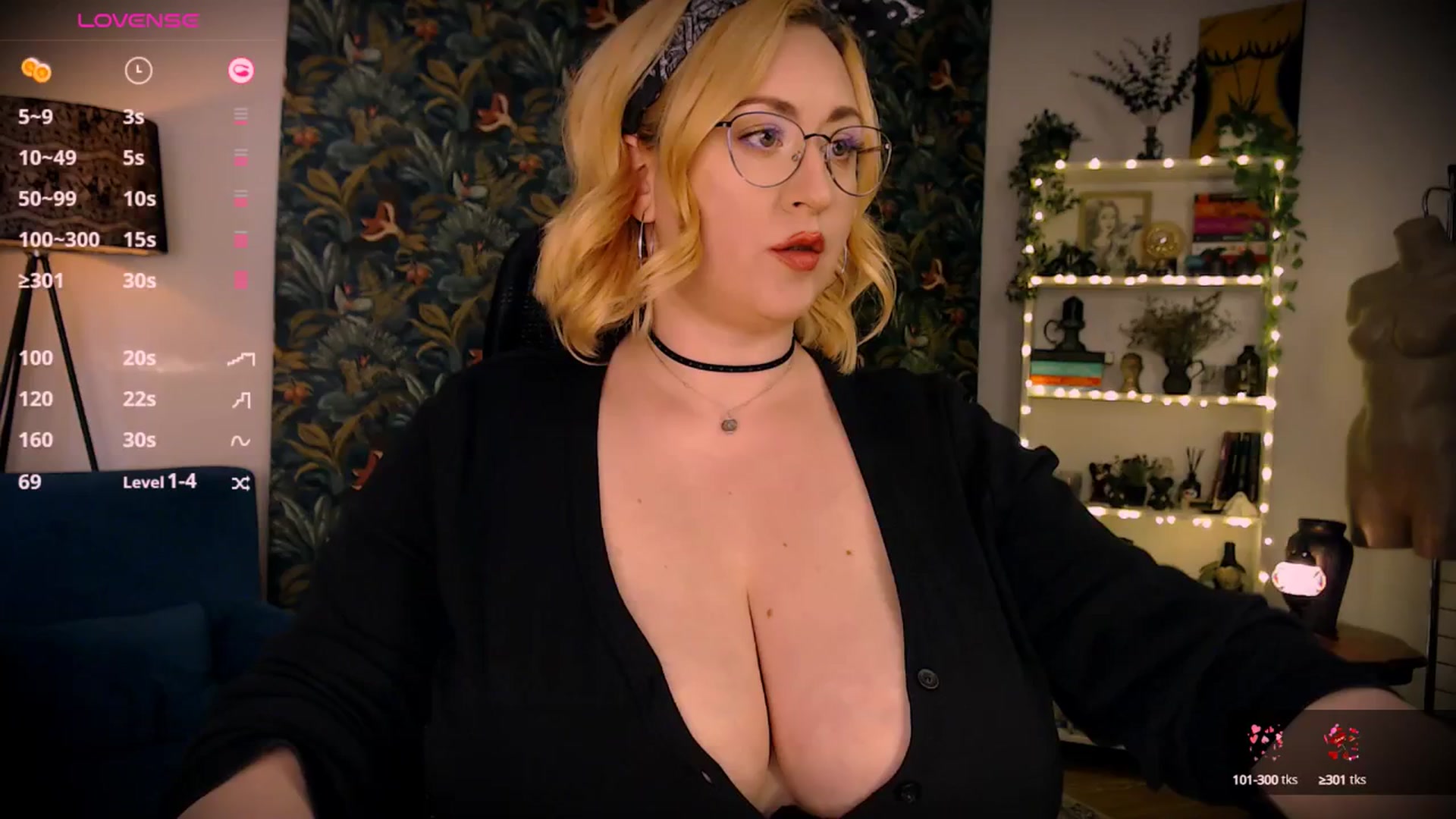 Gallery image thumbnail from Lux_Noir's myfreecams stream on, 04/30/2025, 14:43 image 17 of 20