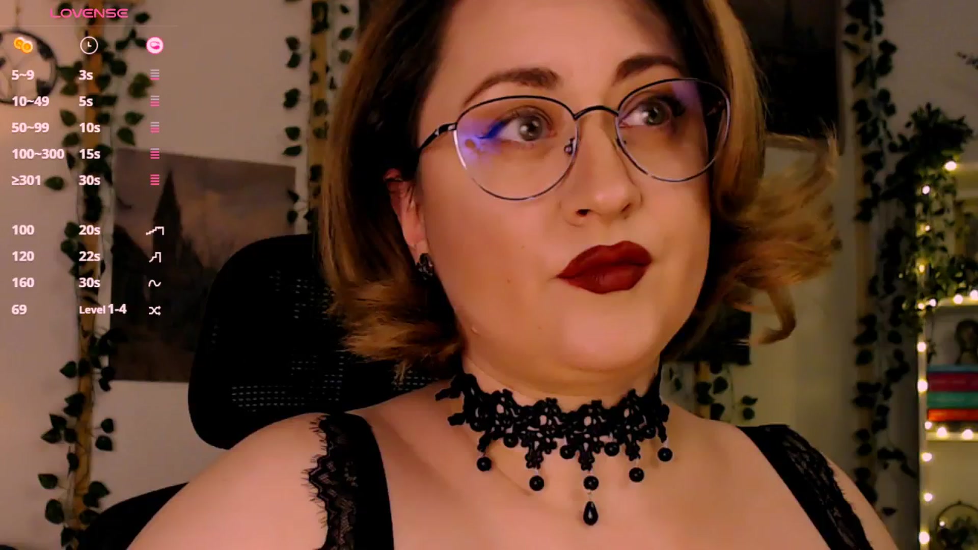 Gallery image thumbnail from Lux_Noir's myfreecams stream on, 01/01/2026, 14:58 image 5 of 20