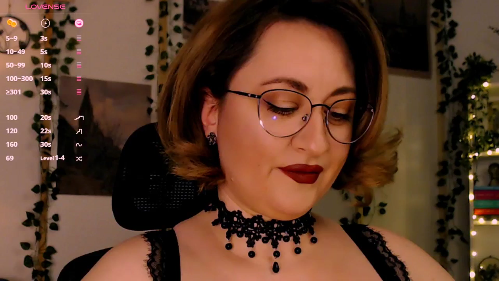 Gallery image thumbnail from Lux_Noir's myfreecams stream on, 01/01/2026, 14:58 image 13 of 20