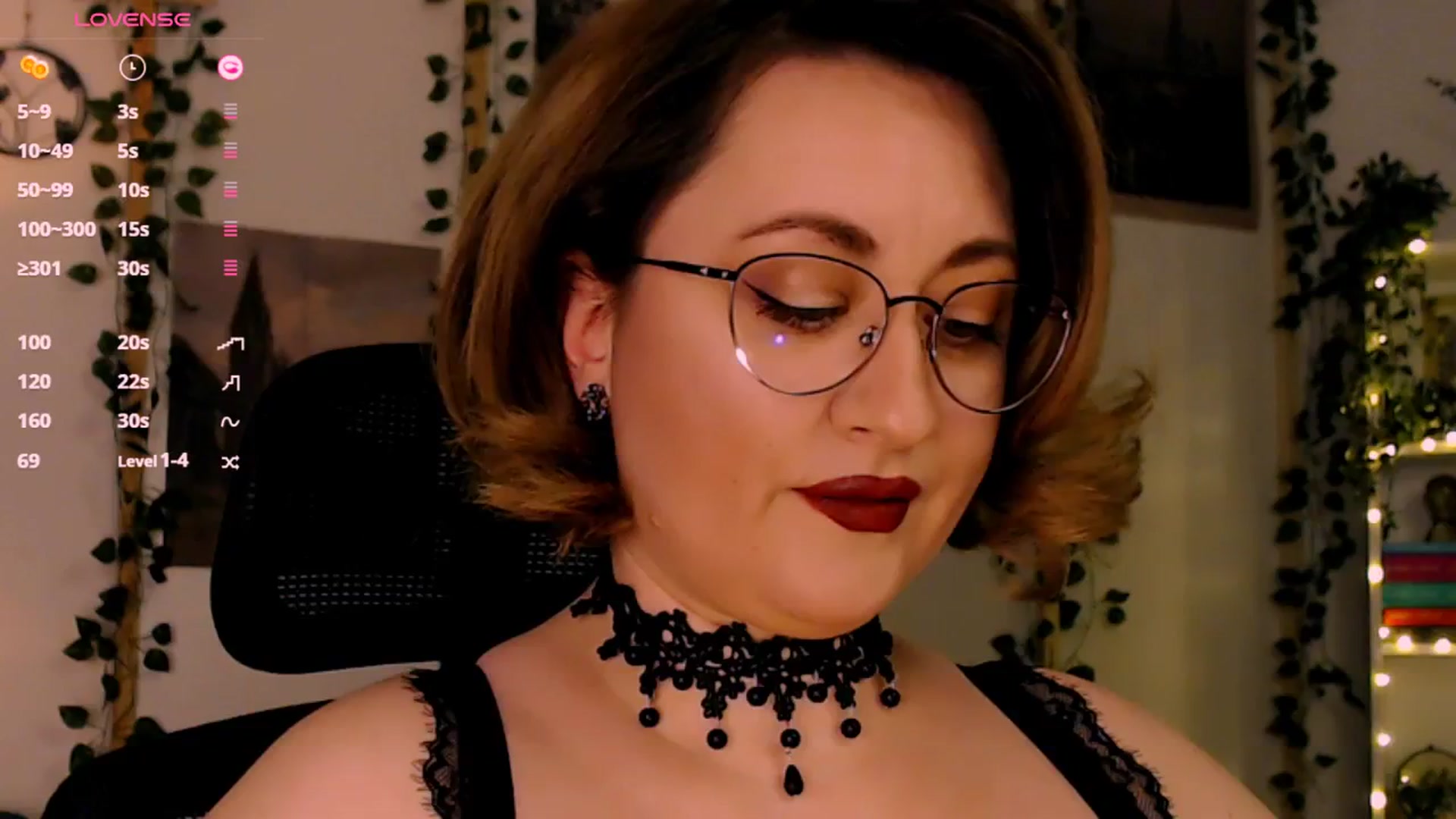 Gallery image thumbnail from Lux_Noir's myfreecams stream on, 01/01/2026, 14:58 image 10 of 20