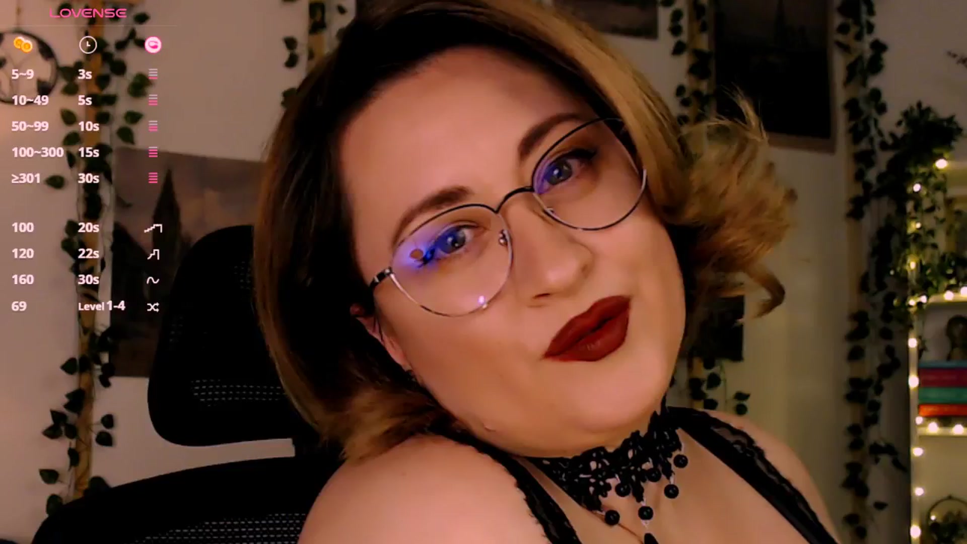 Gallery image thumbnail from Lux_Noir's myfreecams stream on, 01/01/2026, 14:58 image 14 of 20