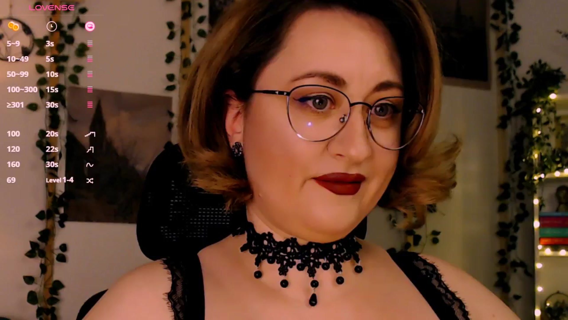 Gallery image thumbnail from Lux_Noir's myfreecams stream on, 01/01/2026, 14:58 image 7 of 20