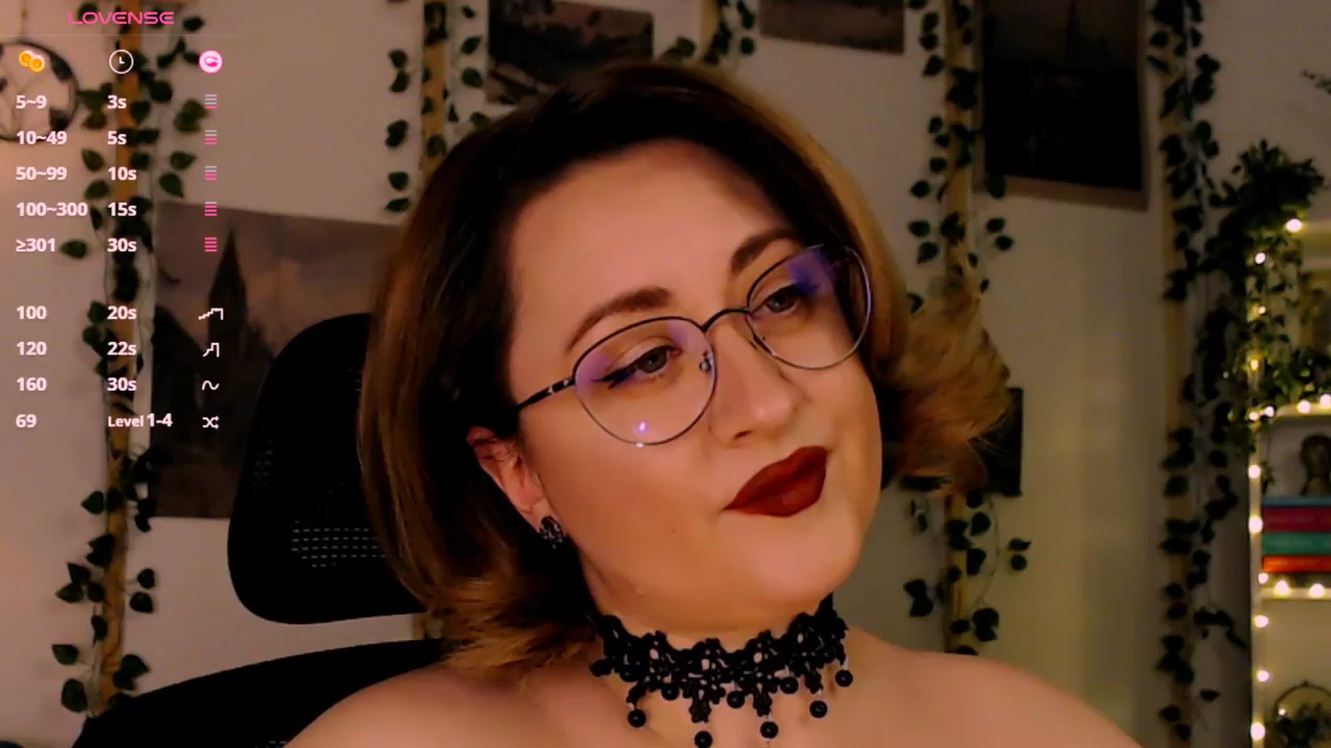 Gallery image thumbnail from Lux_Noir's myfreecams stream on, 01/01/2026, 14:58 image 4 of 20