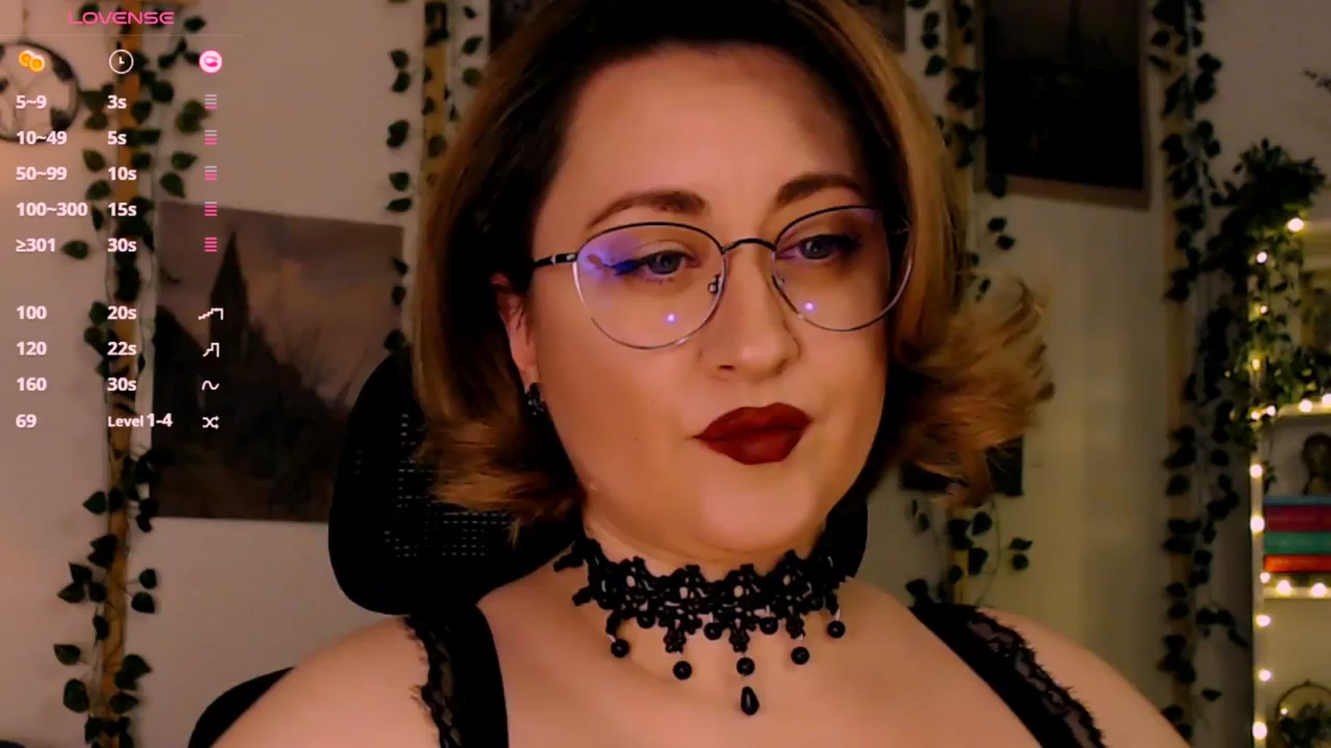 Gallery image thumbnail from Lux_Noir's myfreecams stream on, 01/01/2026, 14:58 image 8 of 20