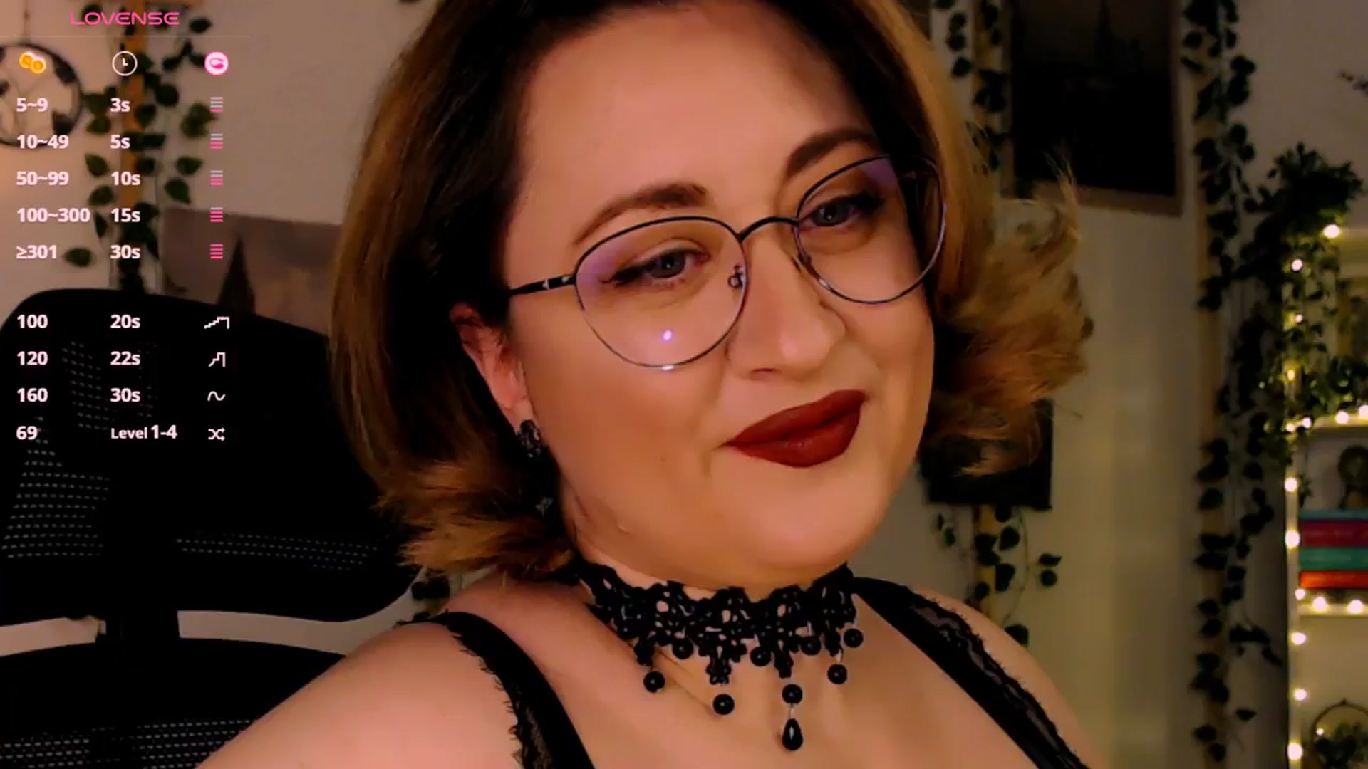 Gallery image thumbnail from Lux_Noir's myfreecams stream on, 01/01/2026, 14:58 image 15 of 20