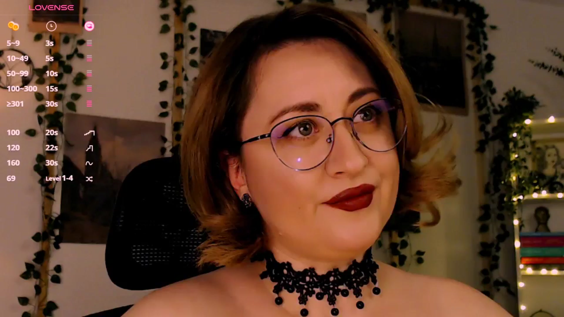 Gallery image thumbnail from Lux_Noir's myfreecams stream on, 01/01/2026, 16:26 image 16 of 20