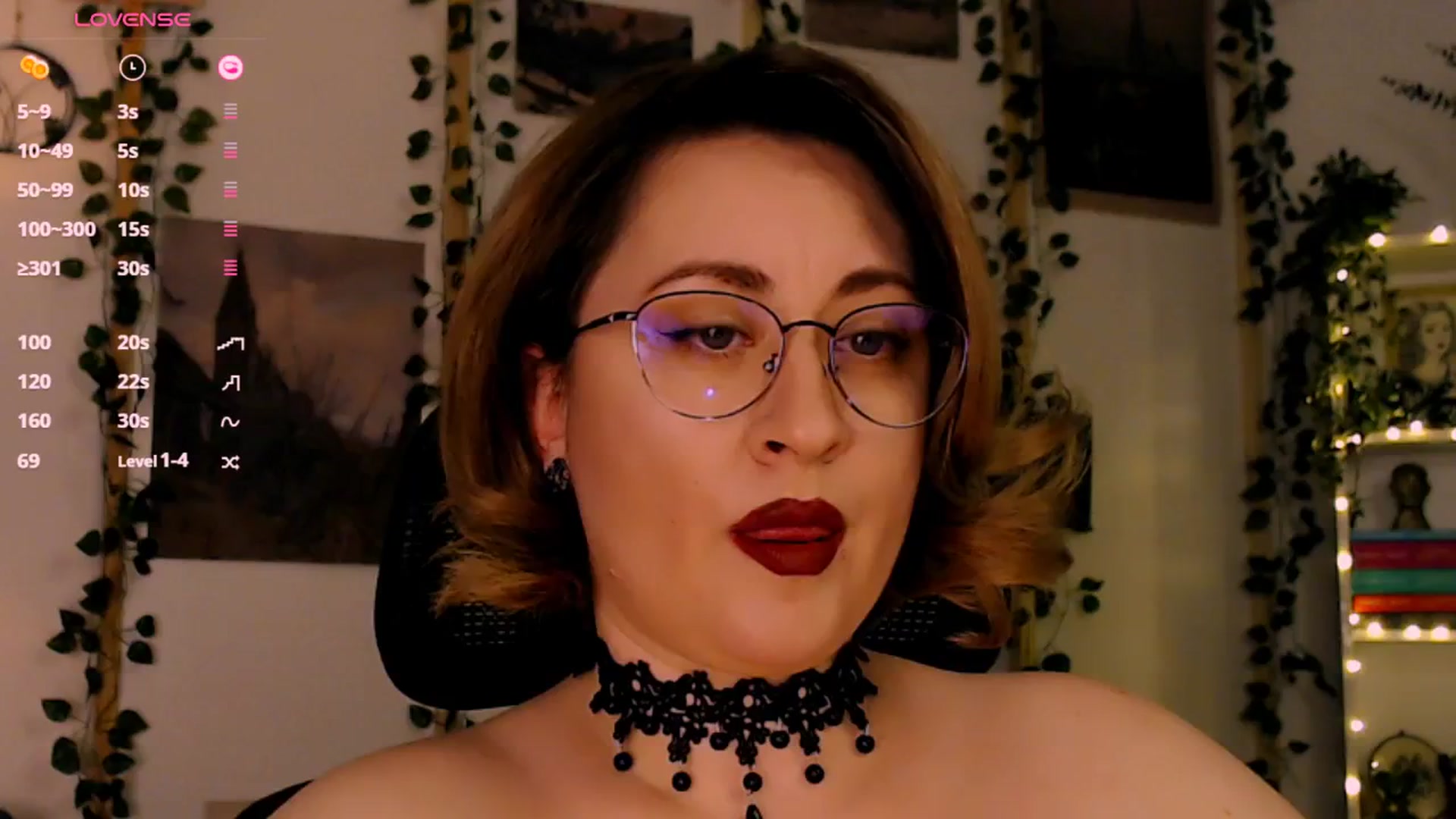 Gallery image thumbnail from Lux_Noir's myfreecams stream on, 01/01/2026, 16:26 image 4 of 20