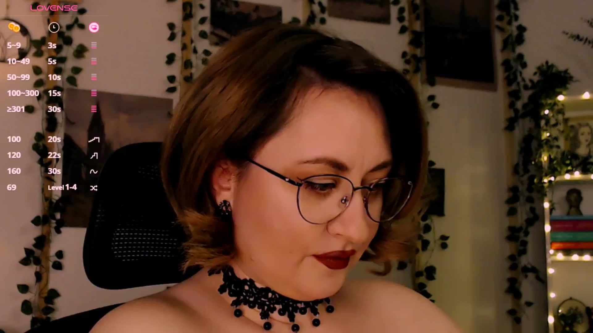 Gallery image thumbnail from Lux_Noir's myfreecams stream on, 01/01/2026, 16:26 image 3 of 20
