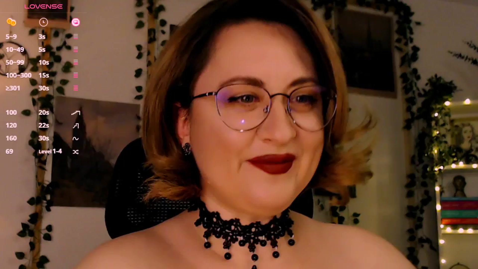 Gallery image thumbnail from Lux_Noir's myfreecams stream on, 01/01/2026, 16:26 image 9 of 20