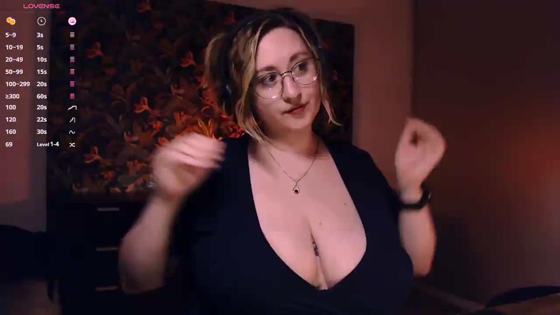 Gallery image thumbnail from Lux_Noir's myfreecams stream on, 08/16/2026, 15:00 image 13 of 20