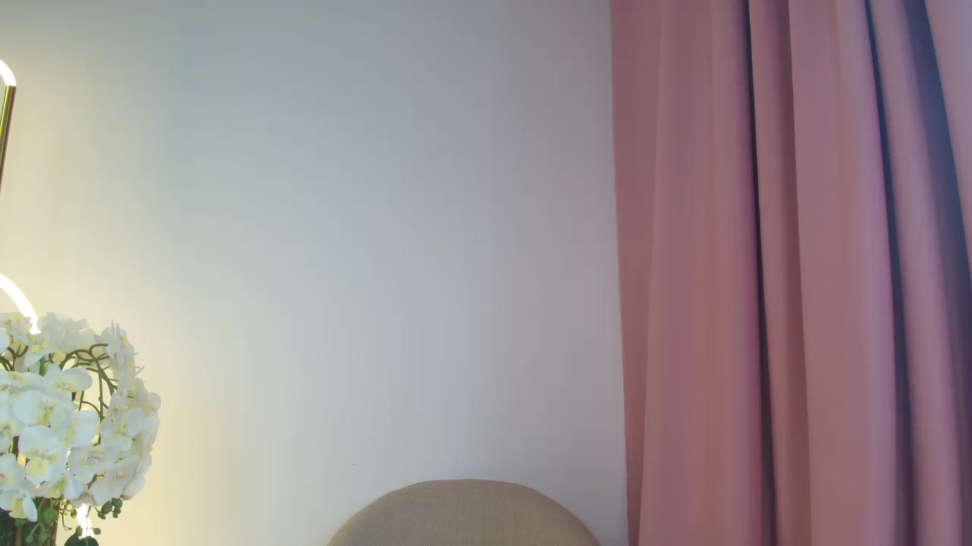 Gallery image thumbnail from Luxie_'s myfreecams stream on, 08/19/2025, 09:39 image 9 of 20