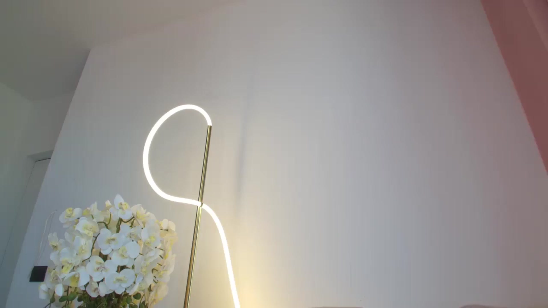 Gallery image thumbnail from Luxie_'s myfreecams stream on, 08/27/2025, 08:30 image 20 of 20