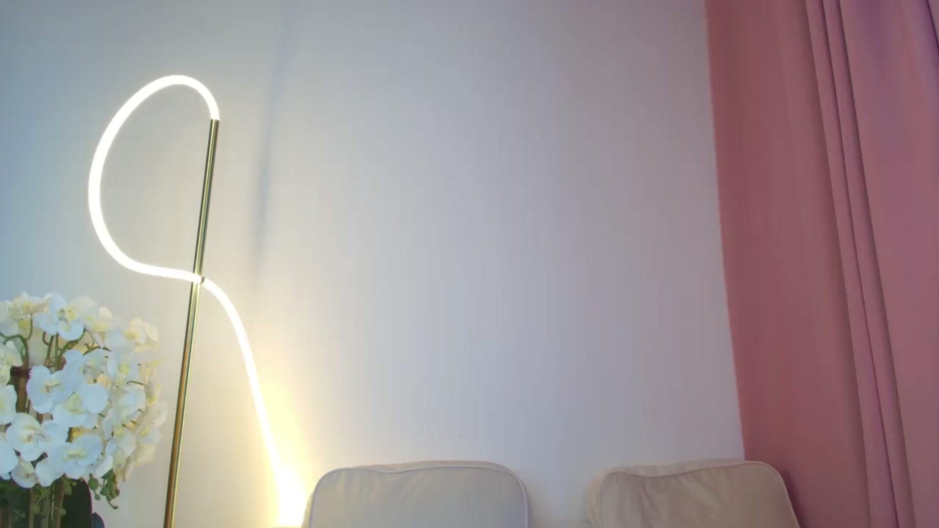 Gallery image thumbnail from Luxie_'s myfreecams stream on, 08/27/2025, 11:48 image 13 of 20