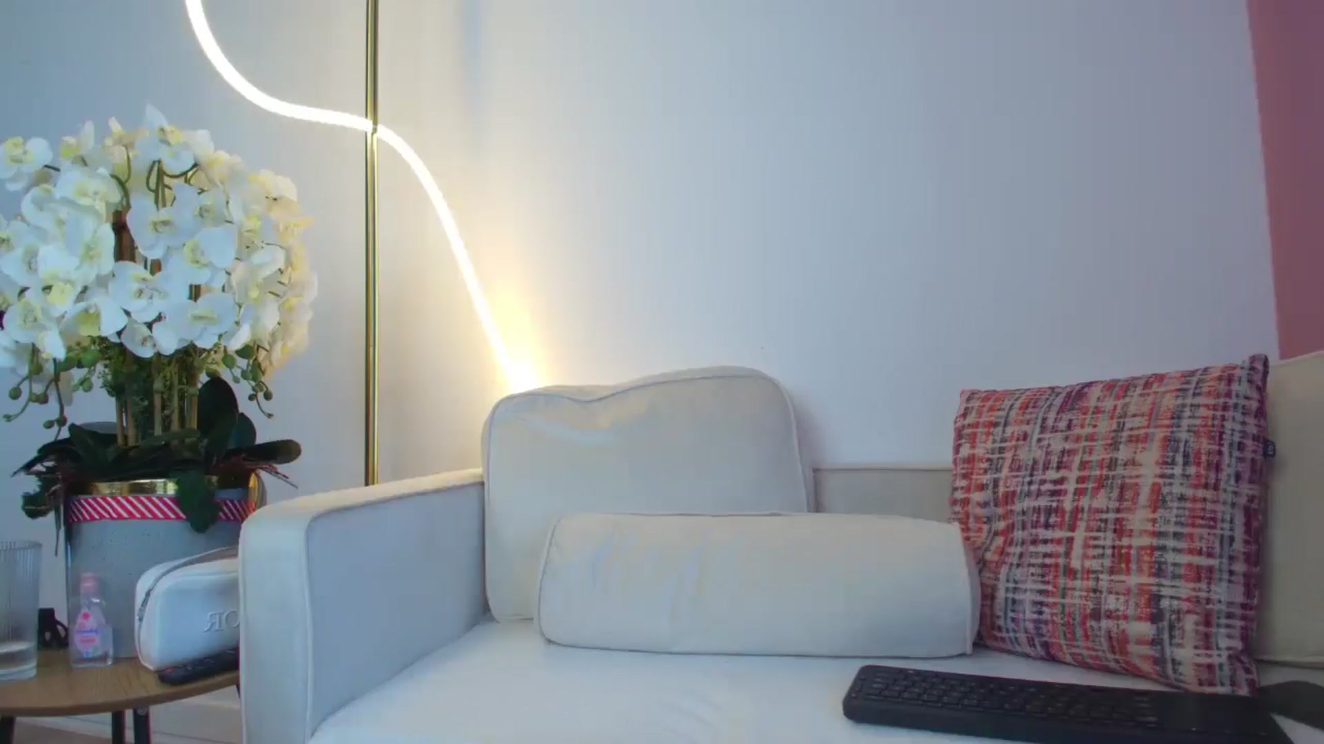 Gallery image thumbnail from Luxie_'s myfreecams stream on, 08/30/2025, 10:11 image 20 of 20