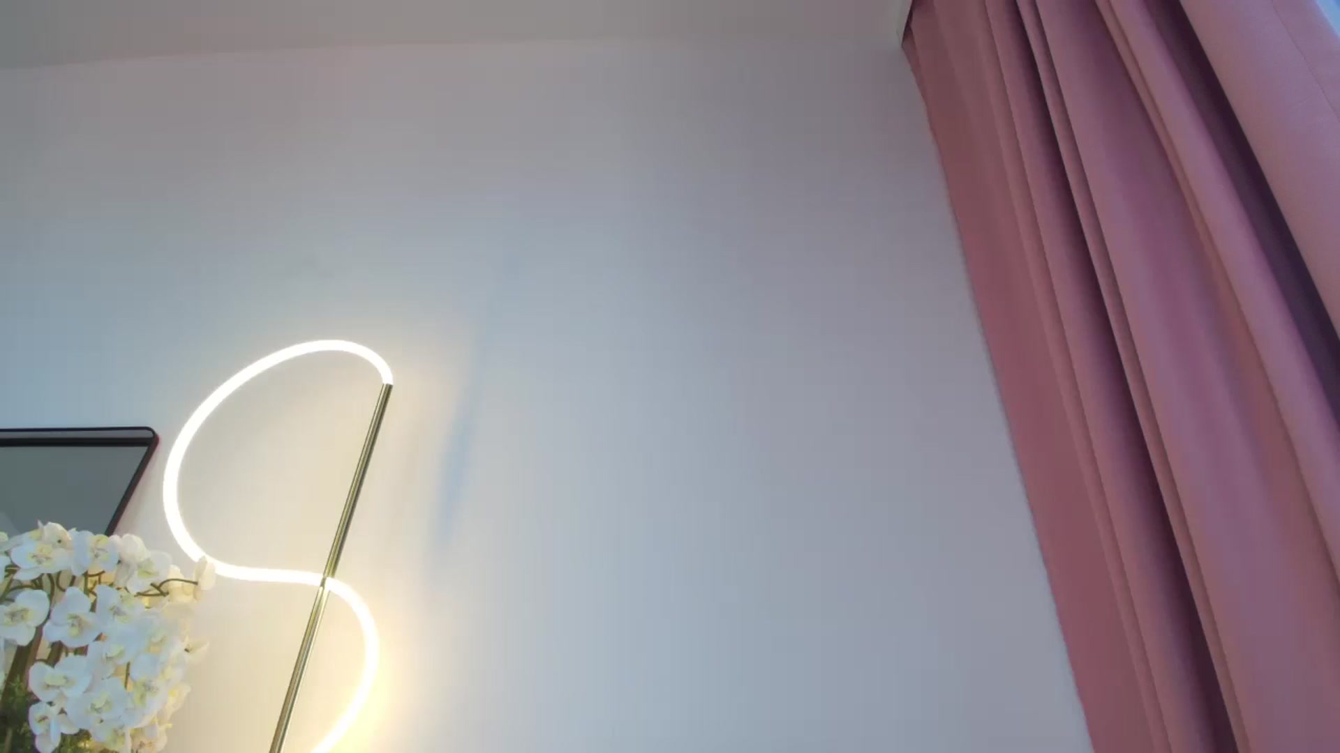 Gallery image thumbnail from Luxie_'s myfreecams stream on, 09/05/2025, 11:31 image 5 of 20