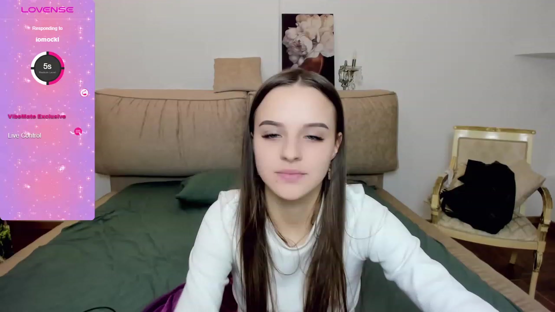 Gallery image thumbnail from LuxuryAnnet's myfreecams stream on, 12/01/2023, 24:40 image 14 of 20