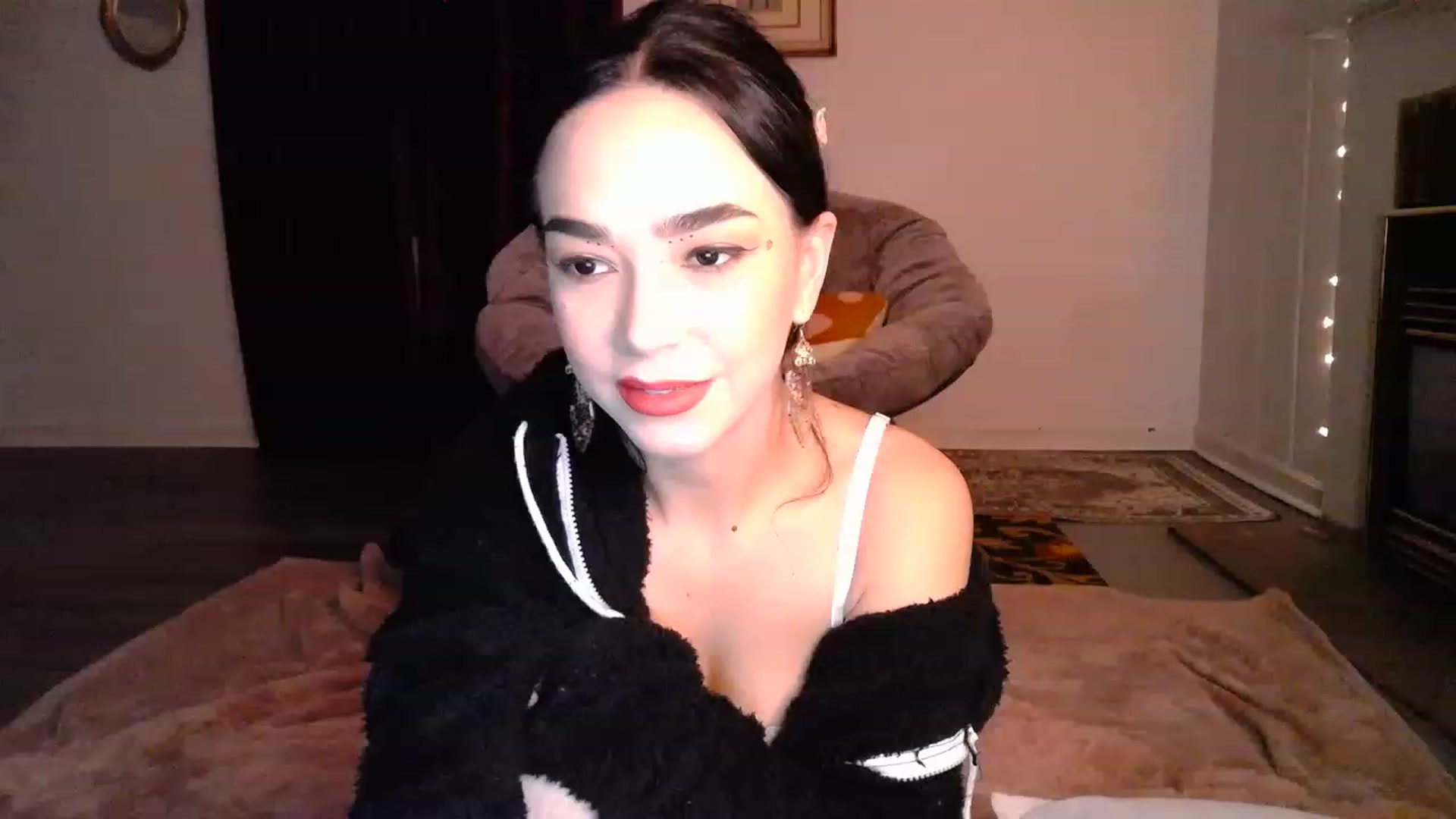 Gallery image thumbnail from Luxxe_'s myfreecams stream on, 12/07/2022, 03:13 image 1 of 20