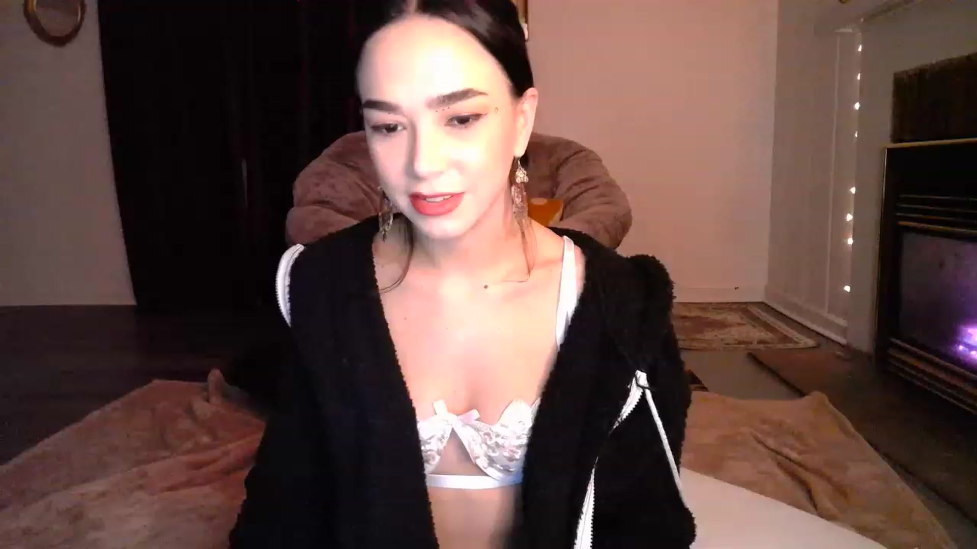 Gallery image thumbnail from Luxxe_'s myfreecams stream on, 12/07/2022, 03:13 image 4 of 20