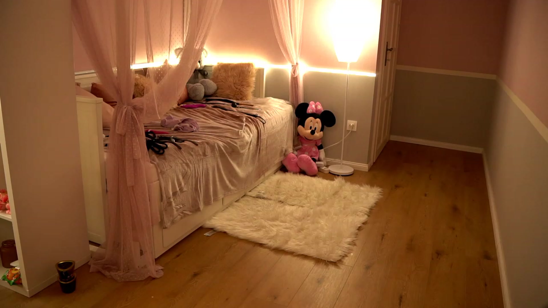 Gallery image thumbnail from Lya_TheCutest's myfreecams stream on, 11/16/2022, 18:53 image 15 of 20