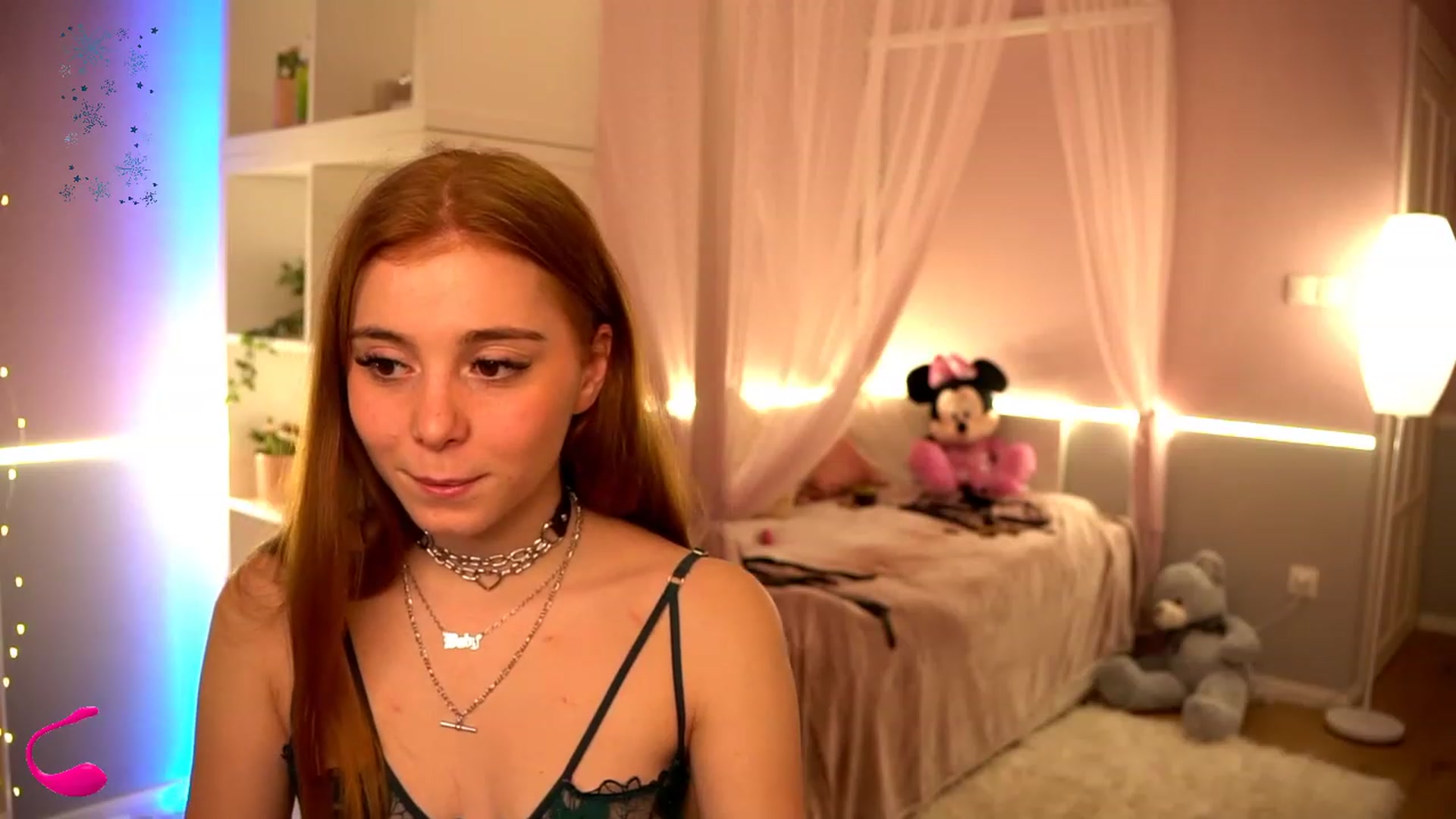 Gallery image thumbnail from Lya_TheCutest's myfreecams stream on, 11/29/2022, 15:18 image 15 of 20
