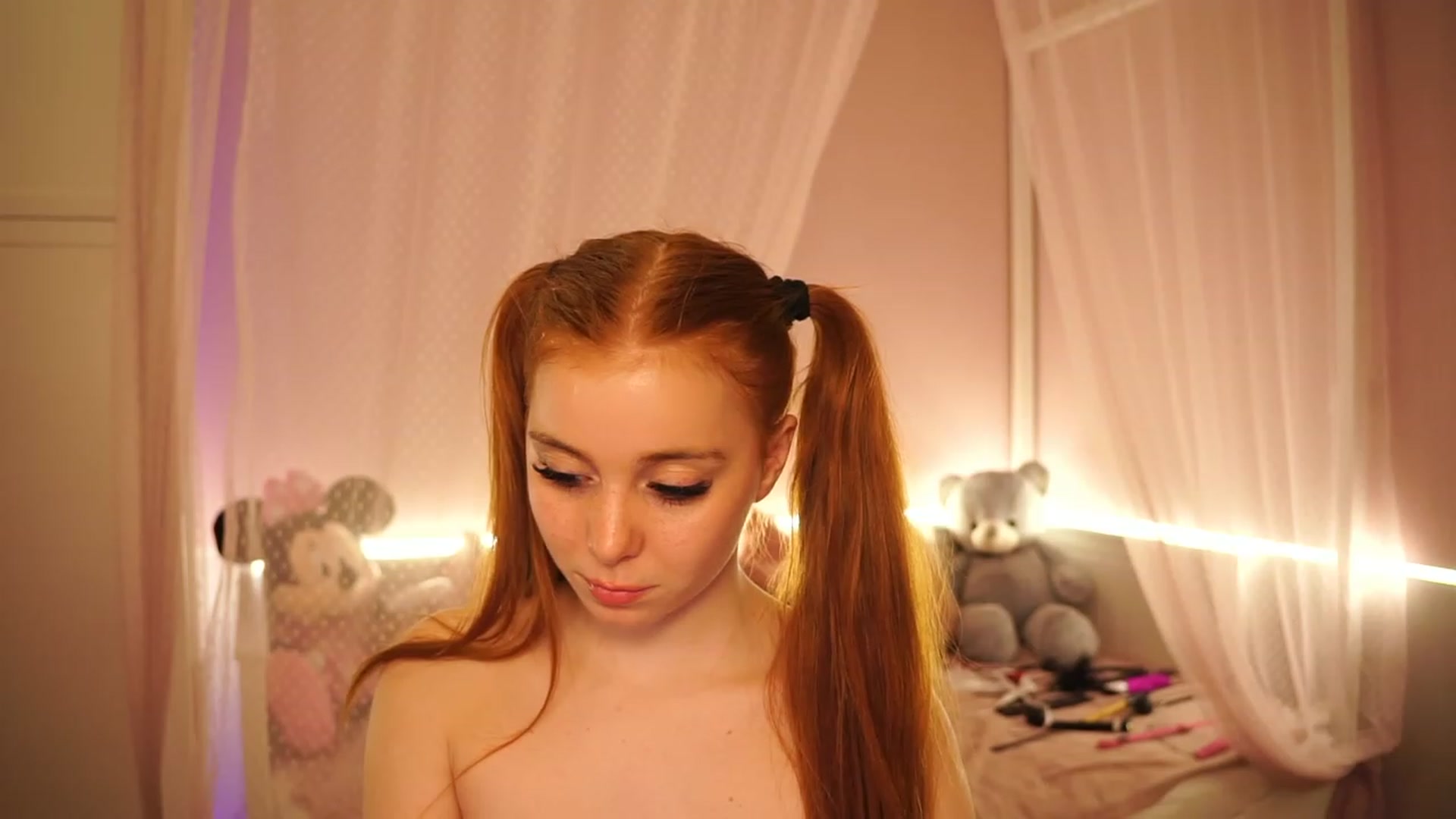 Gallery image thumbnail from Lya_TheCutest's myfreecams stream on, 04/21/2023, 22:17 image 6 of 20