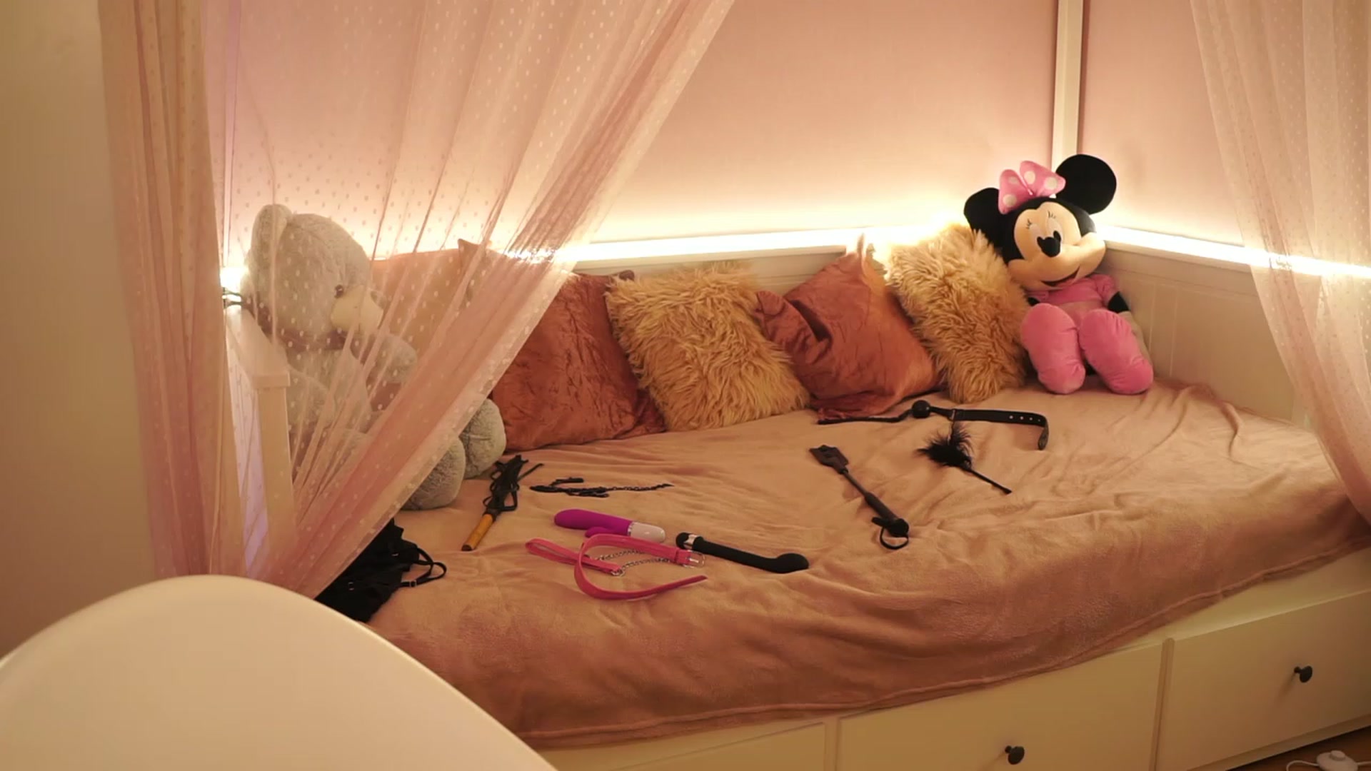 Gallery image thumbnail from Lya_TheCutest's myfreecams stream on, 04/28/2023, 12:49 image 14 of 20